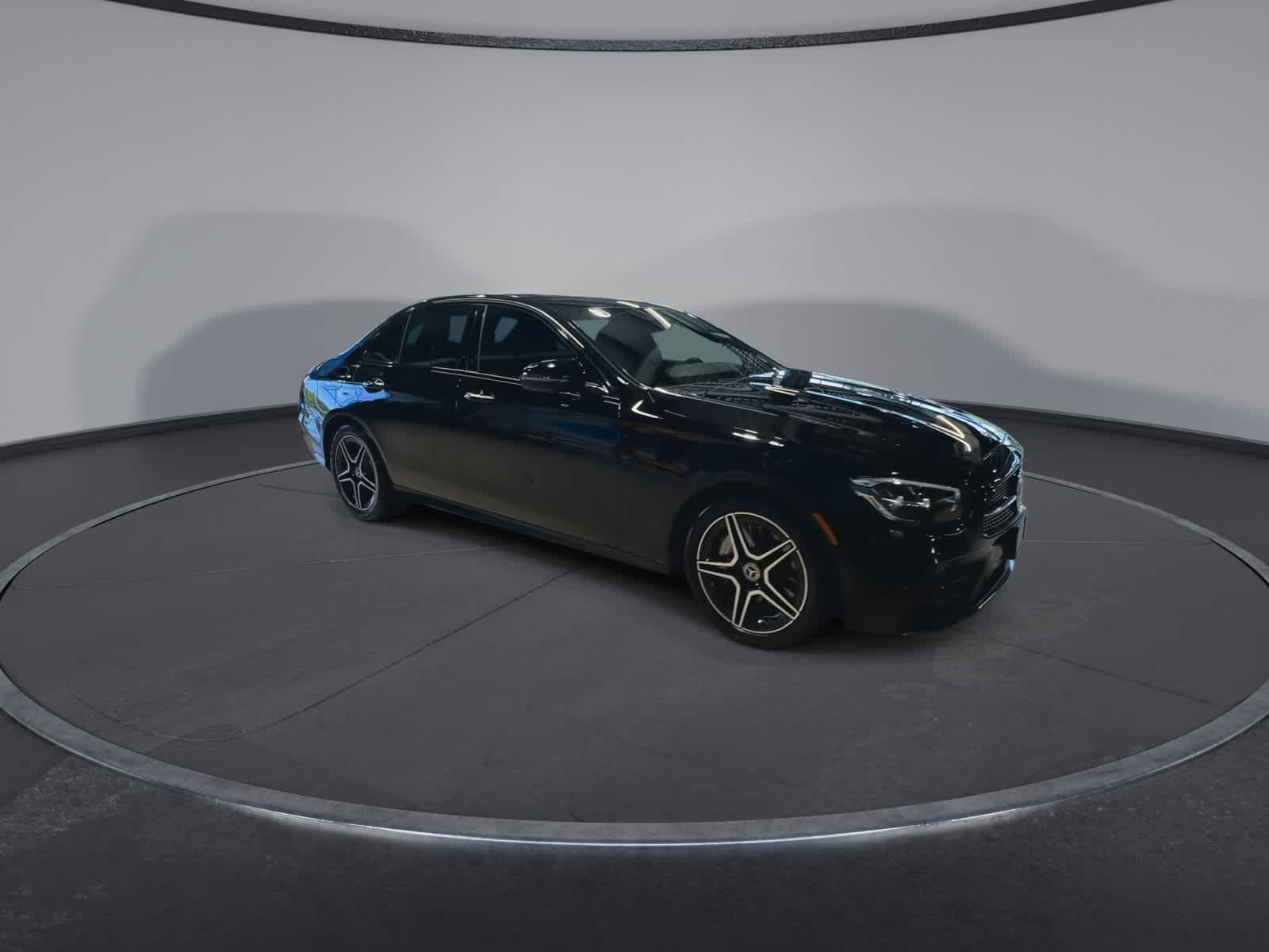 Thumbnail: 2023 Mercedes-Benz E-Class - 4