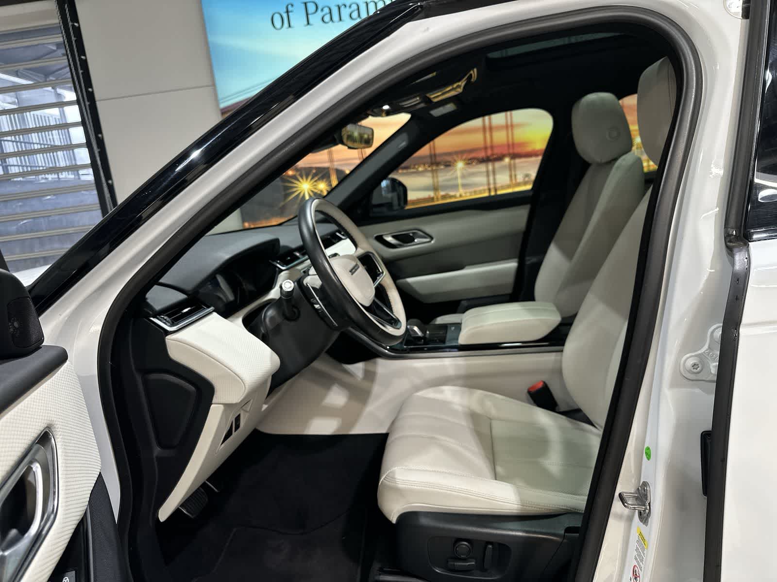 Thumbnail: 2021 Land Rover Range Rover Velar - 14