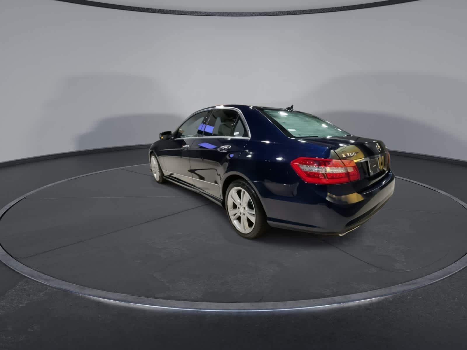 Thumbnail: 2013 Mercedes-Benz E-Class - 8