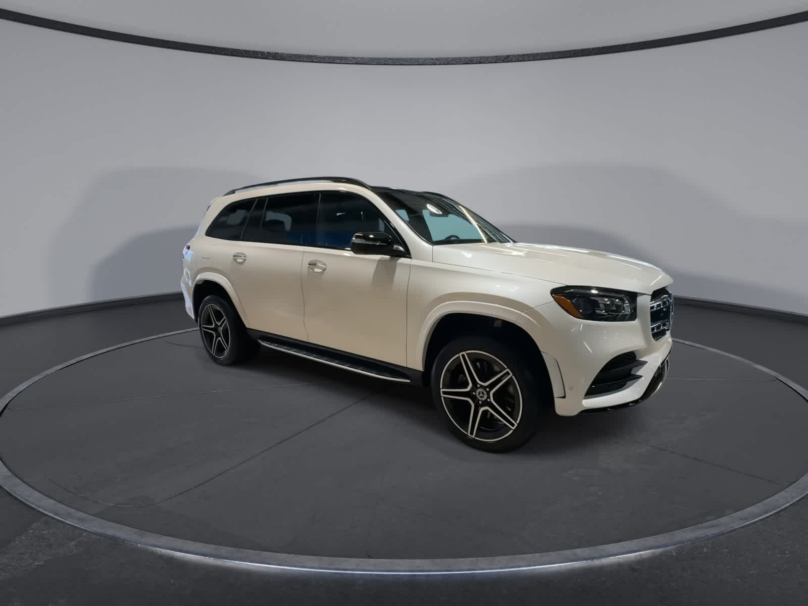 Thumbnail: 2023 Mercedes-Benz GLS - 2