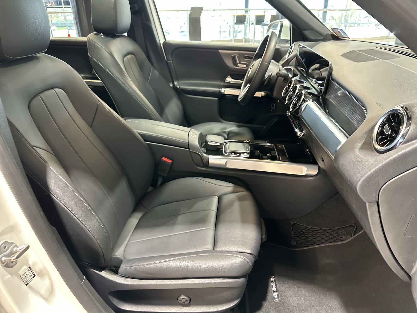 Thumbnail: 2020 Mercedes-Benz GLB - 26