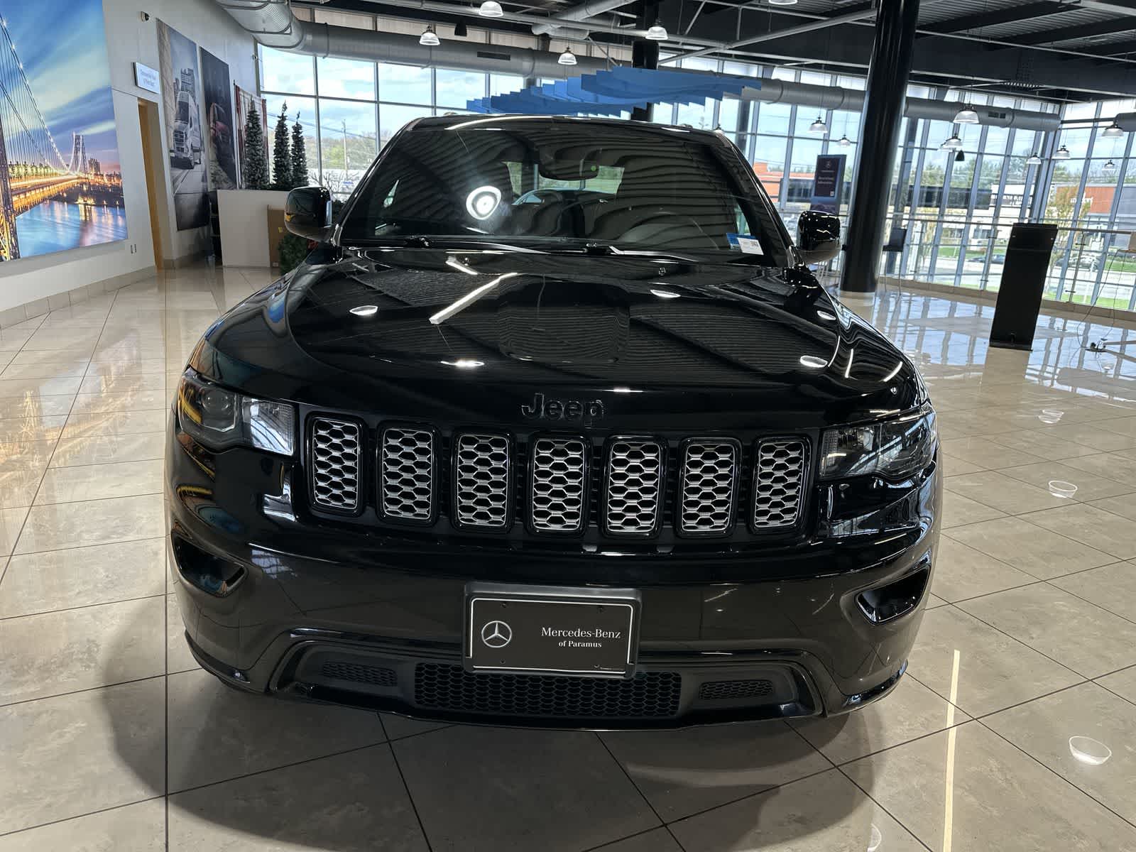 Thumbnail: 2020 Jeep Grand Cherokee - 18