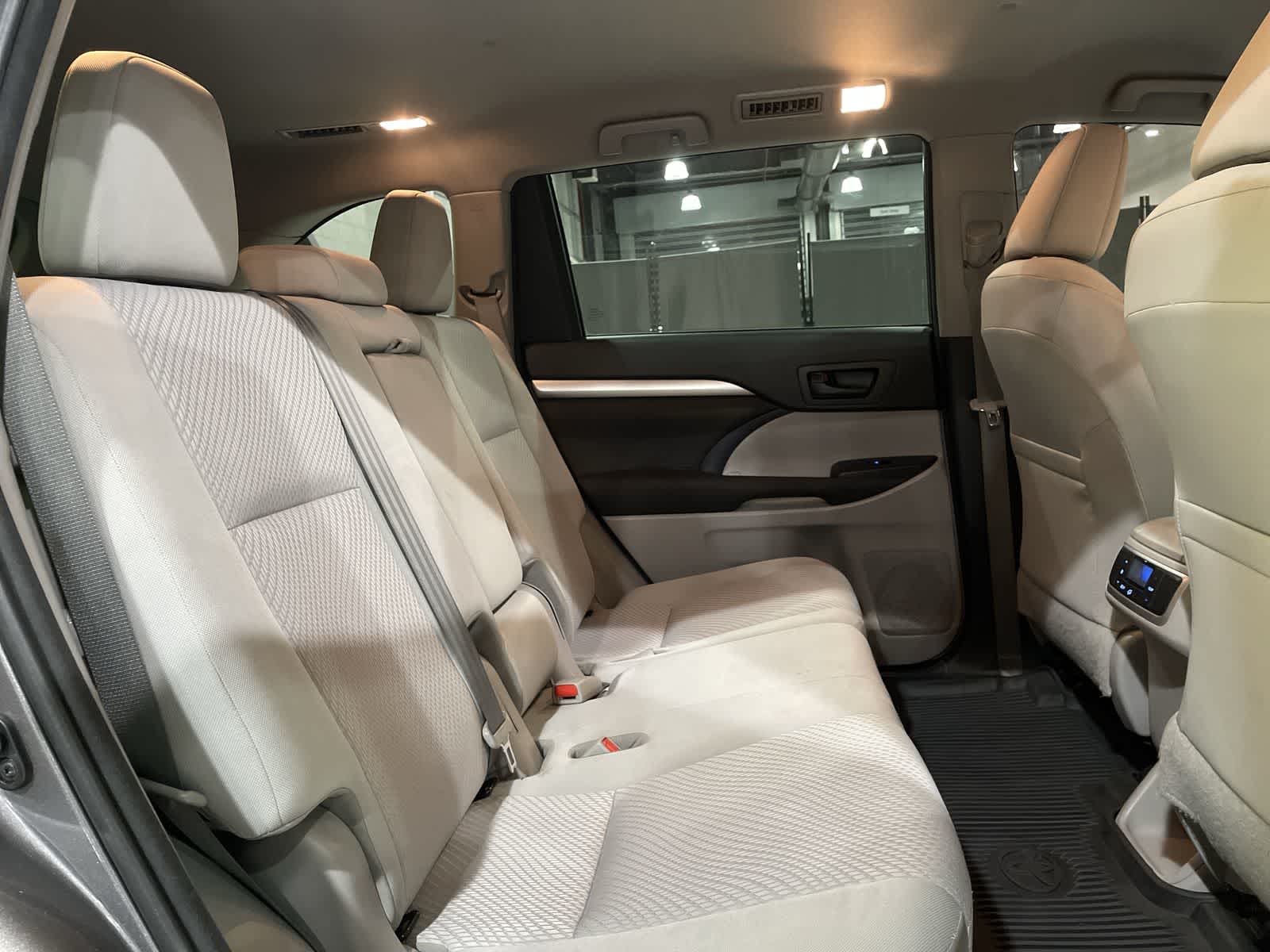 Thumbnail: 2017 Toyota Highlander - 25