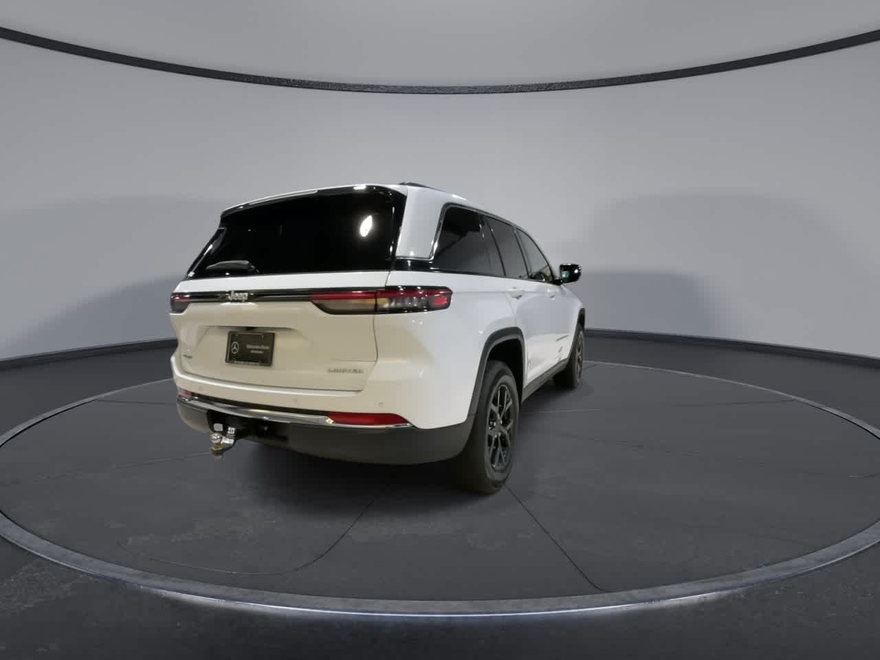 Thumbnail: 2024 Jeep Grand Cherokee - 11