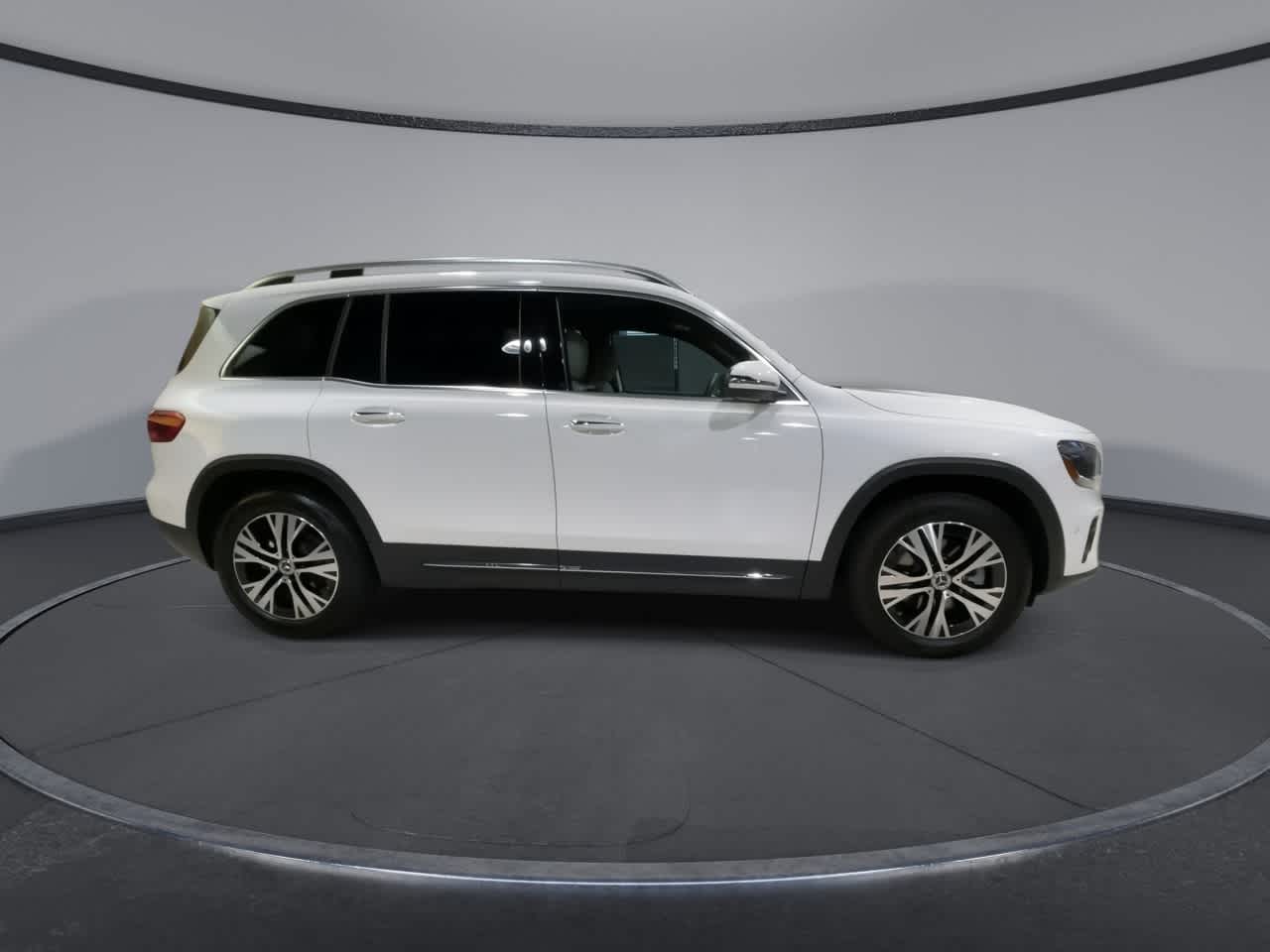 Thumbnail: 2025 Mercedes-Benz GLB - 12