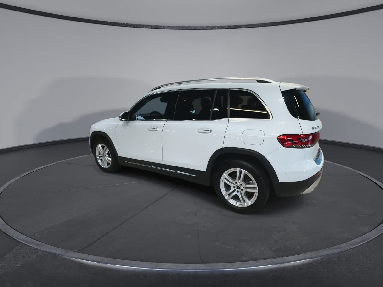 Thumbnail: 2020 Mercedes-Benz GLB - 8