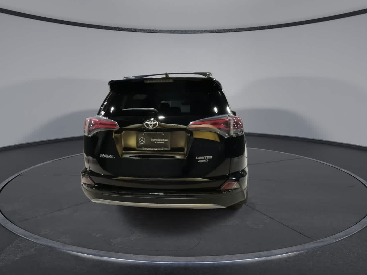 Thumbnail: 2016 Toyota RAV4 - 11