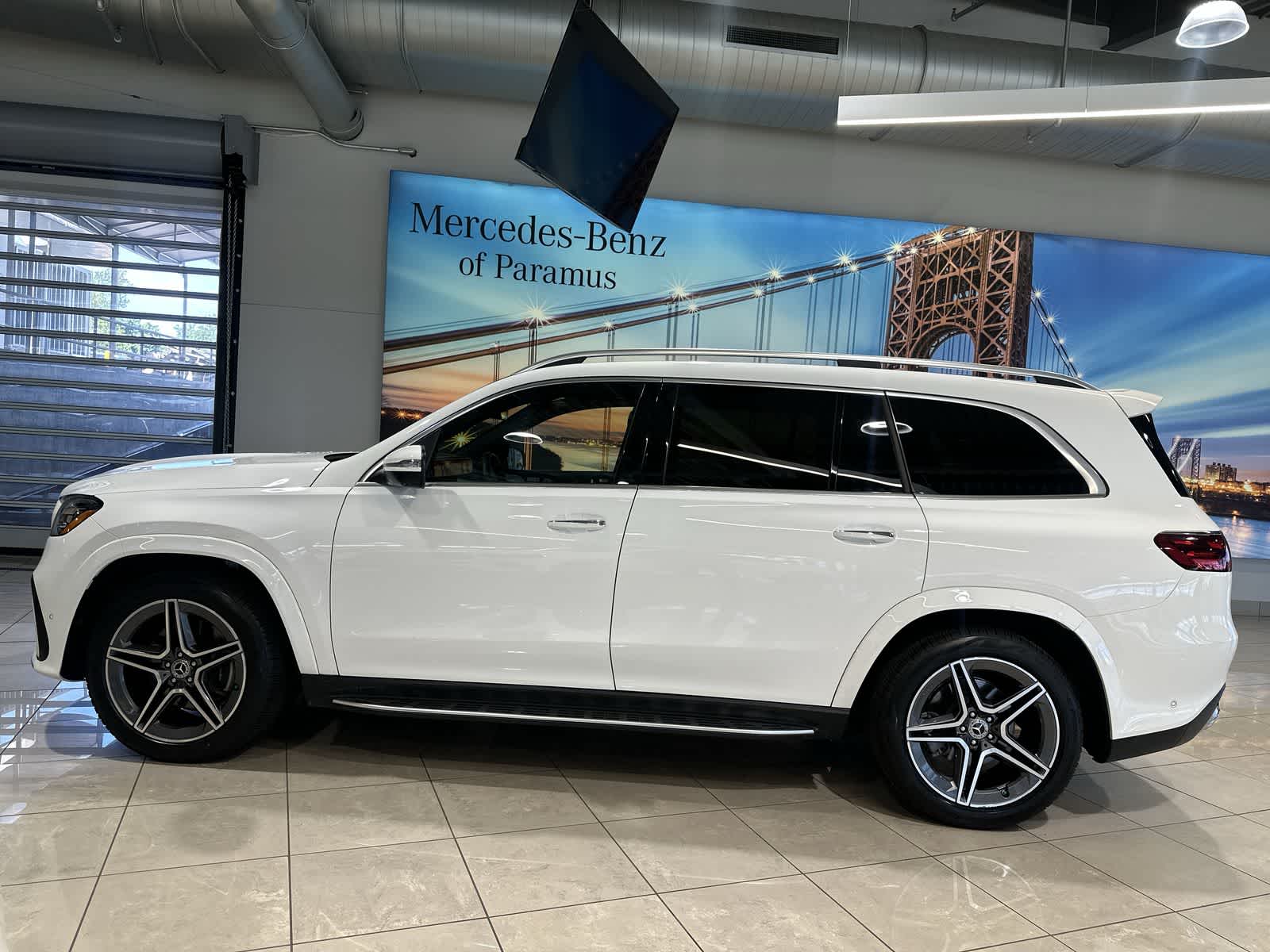 Thumbnail: 2024 Mercedes-Benz GLS - 14