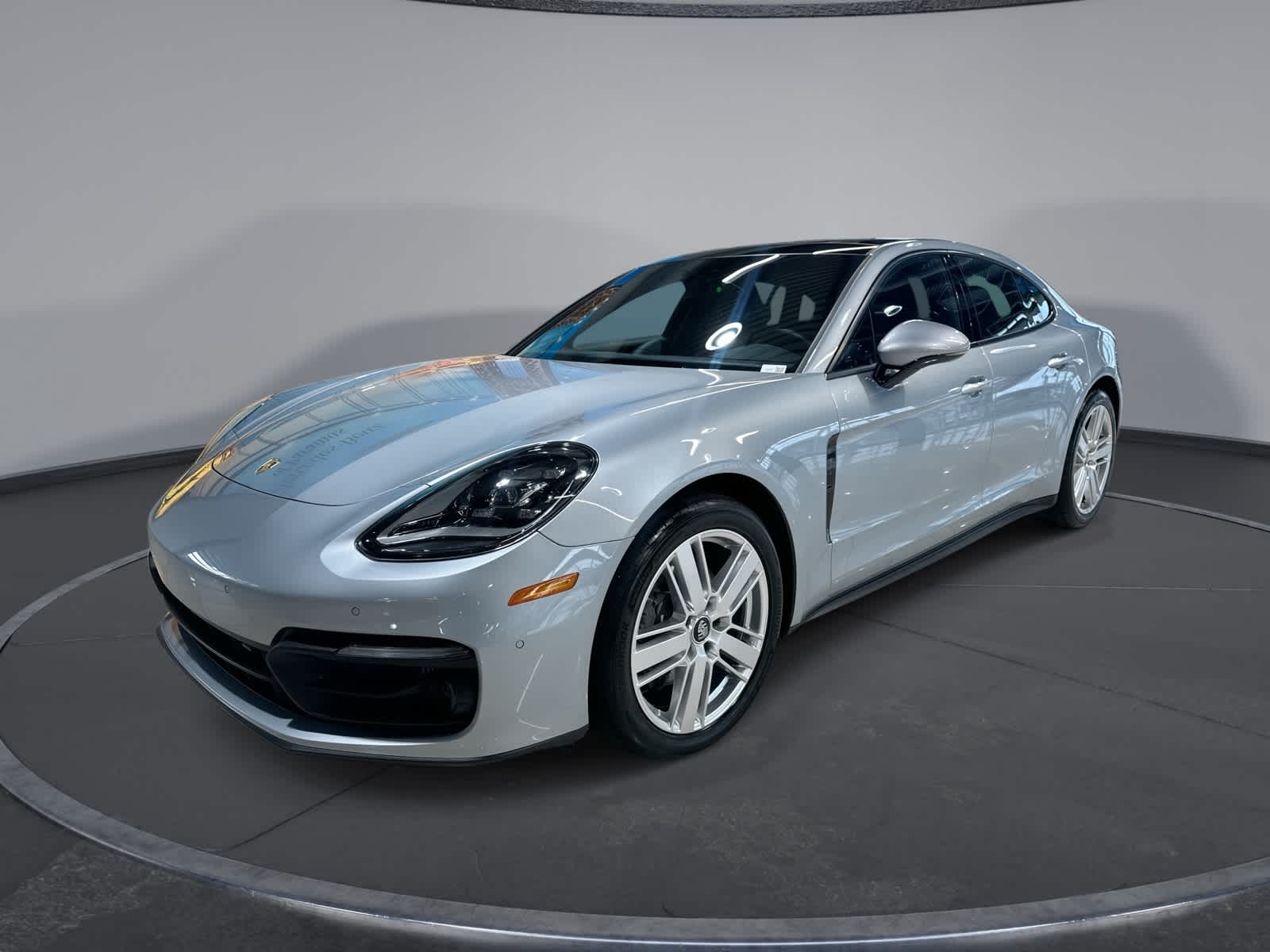 Thumbnail: 2023 Porsche Panamera - 1