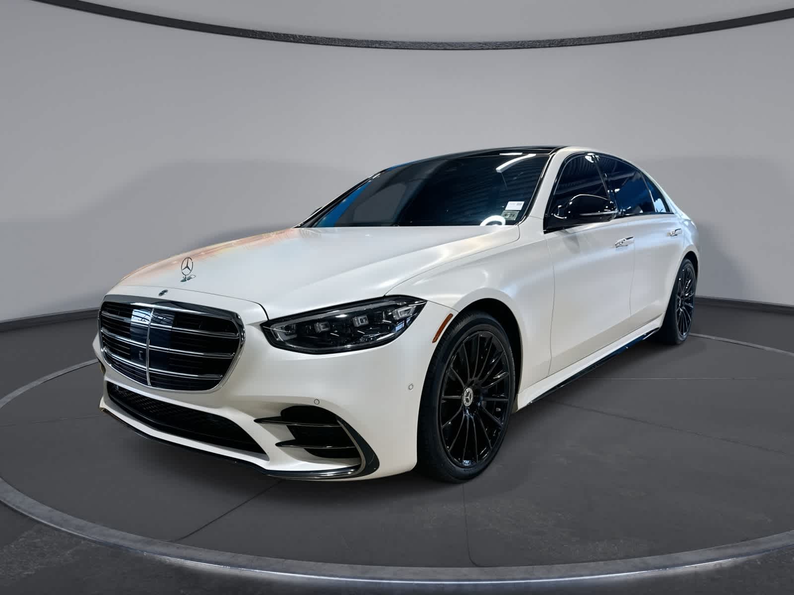 Thumbnail: 2023 Mercedes-Benz S-Class - 1