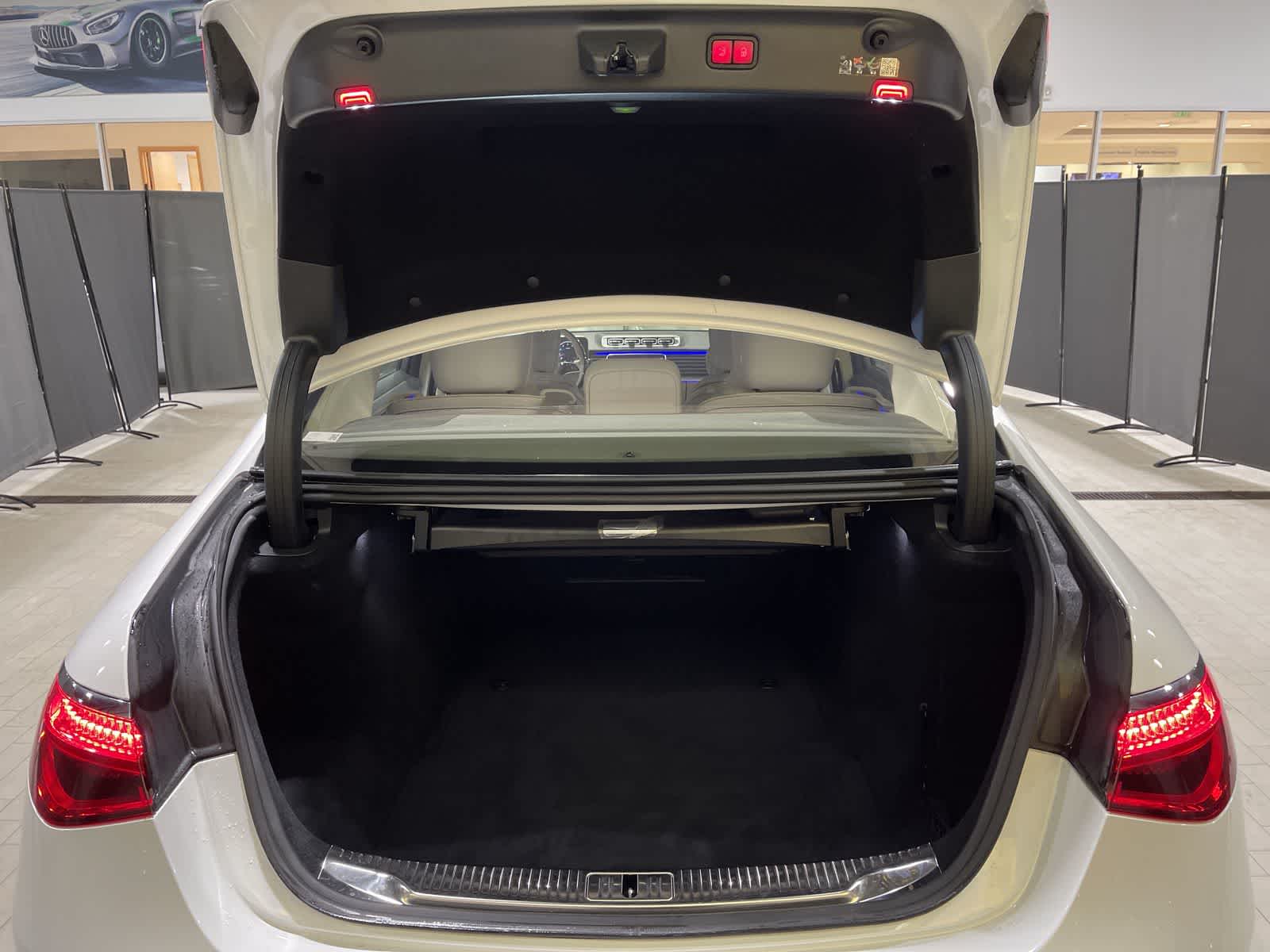 Thumbnail: 2024 Mercedes-Benz S-Class - 31