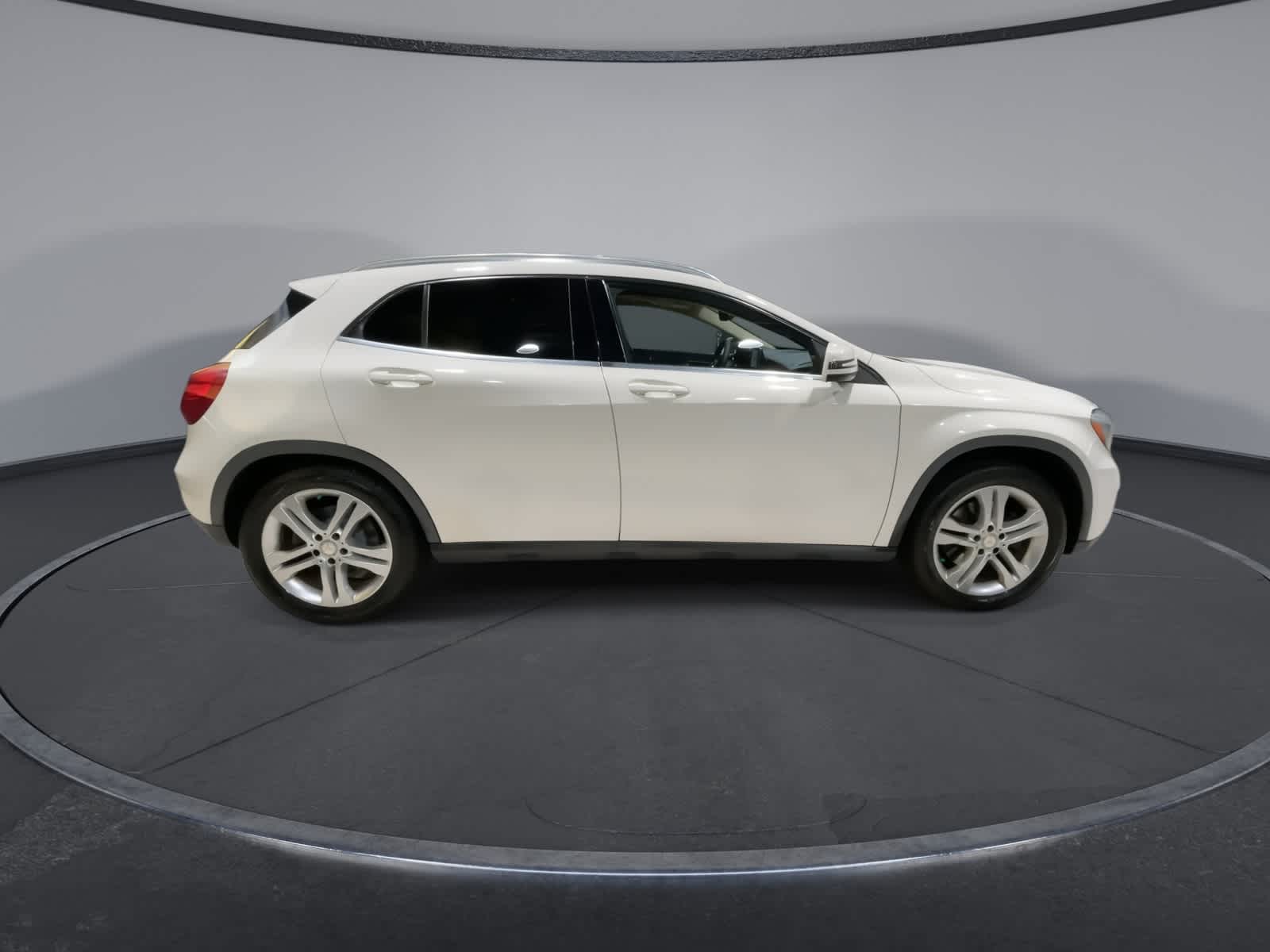 Thumbnail: 2015 Mercedes-Benz GLA - 13