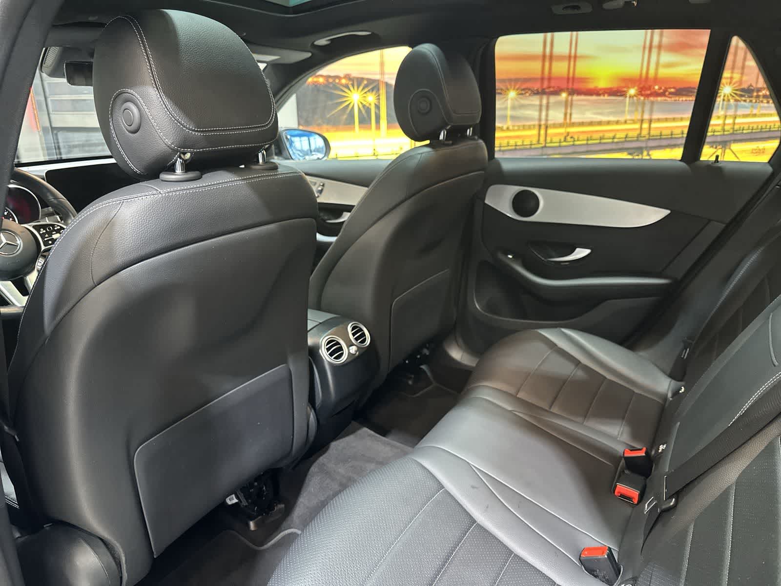 Thumbnail: 2022 Mercedes-Benz GLC - 24