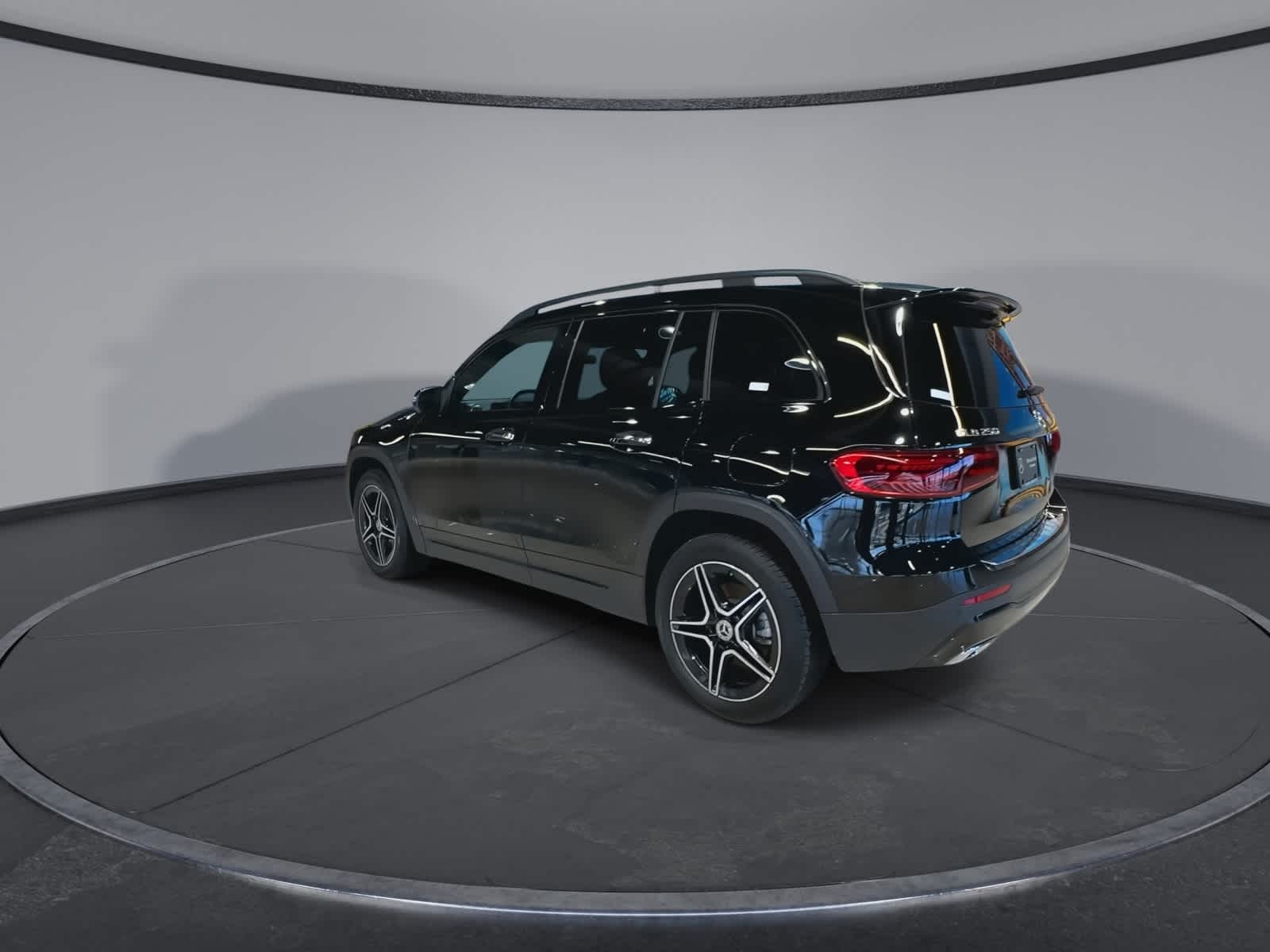 Thumbnail: 2025 Mercedes-Benz GLB - 8