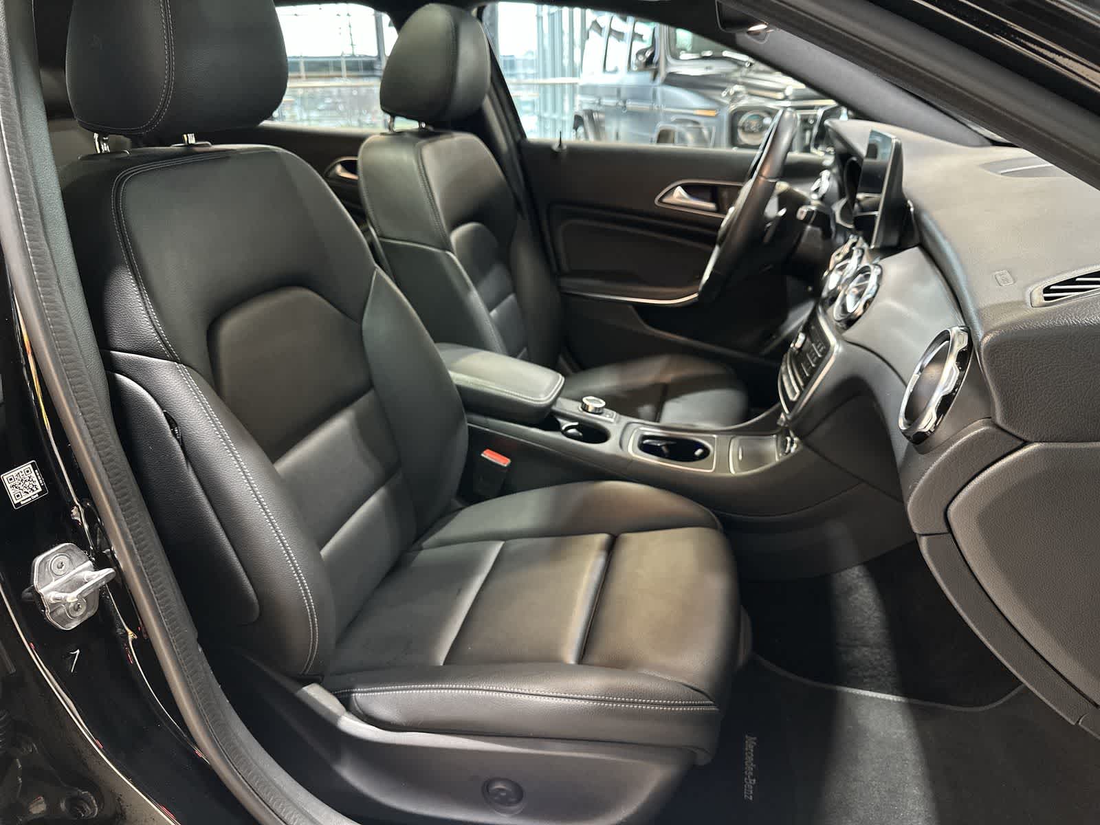 Thumbnail: 2020 Mercedes-Benz GLA - 26