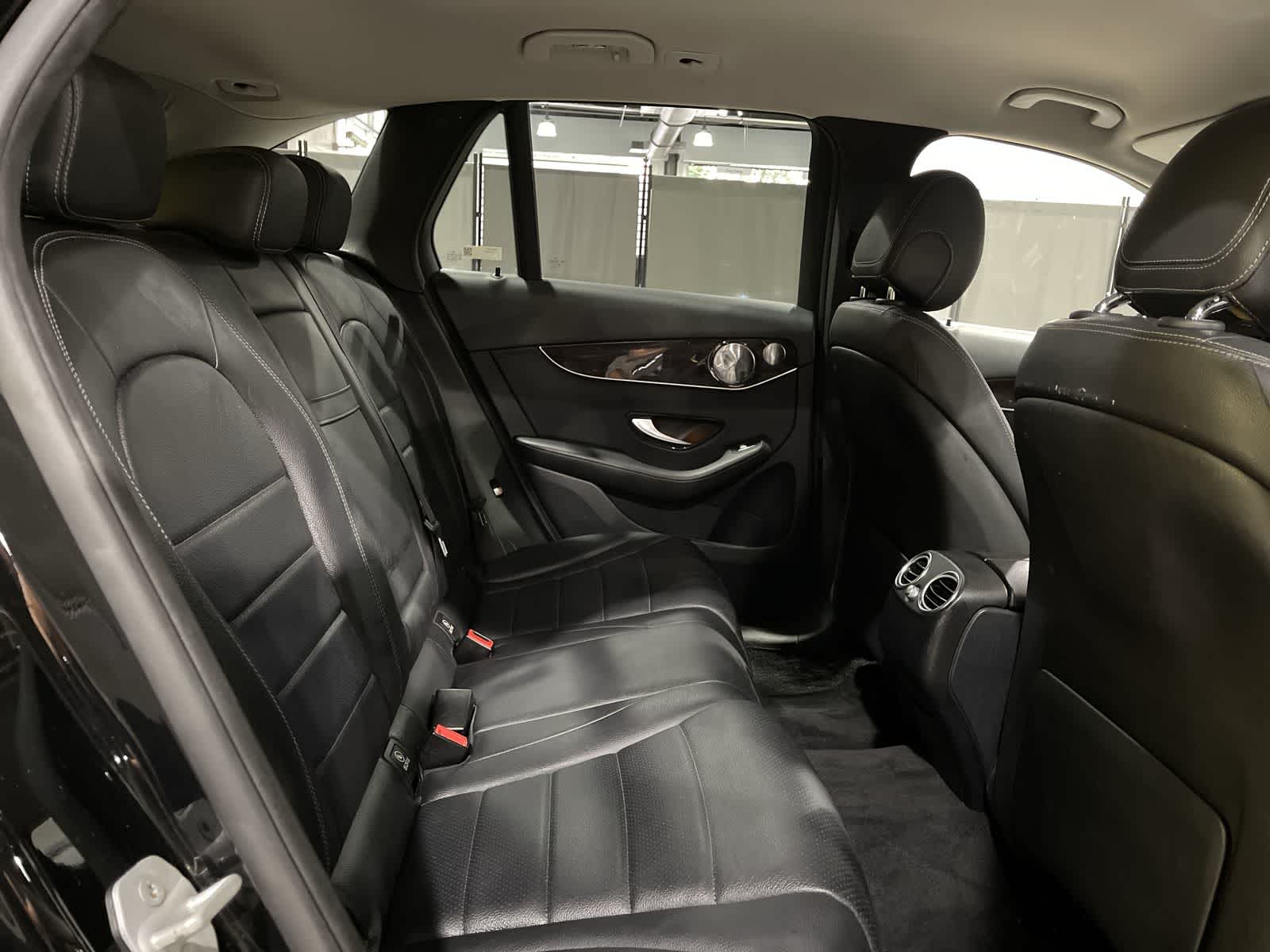 Thumbnail: 2016 Mercedes-Benz GLC - 25