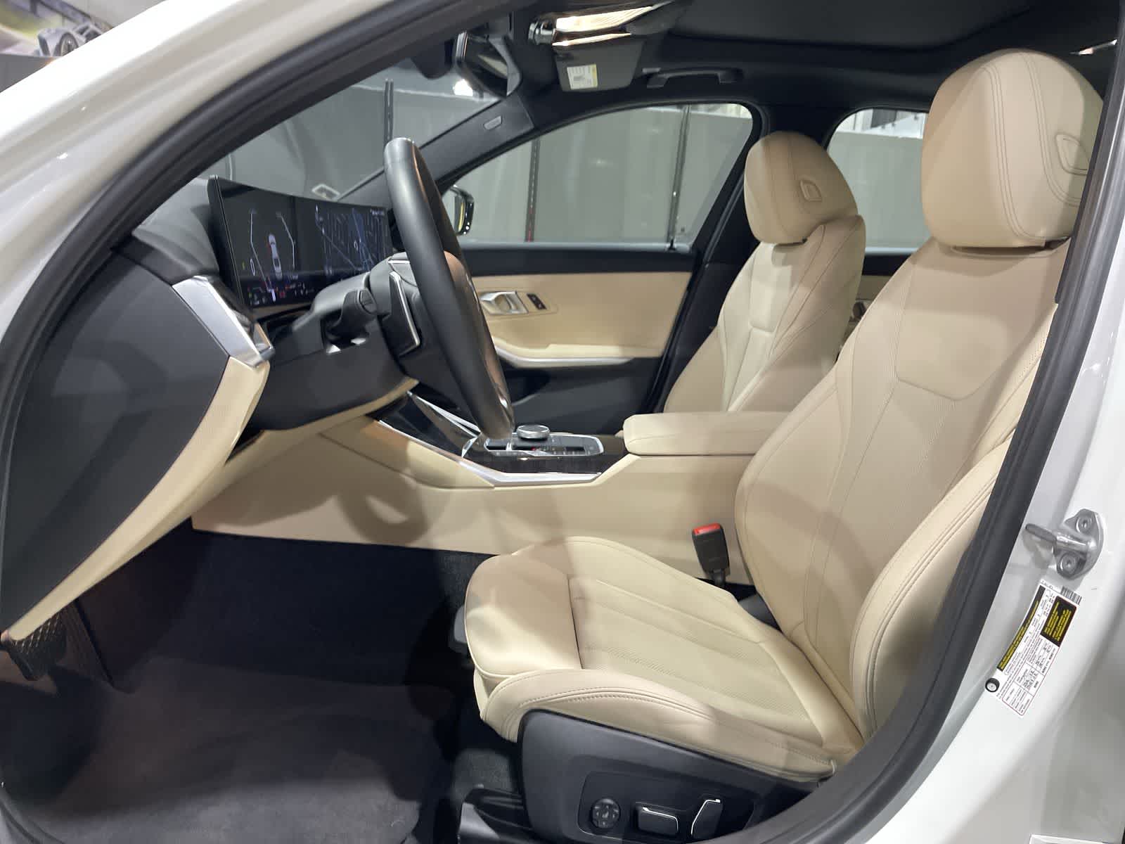 Thumbnail: 2024 BMW 3 Series - 23