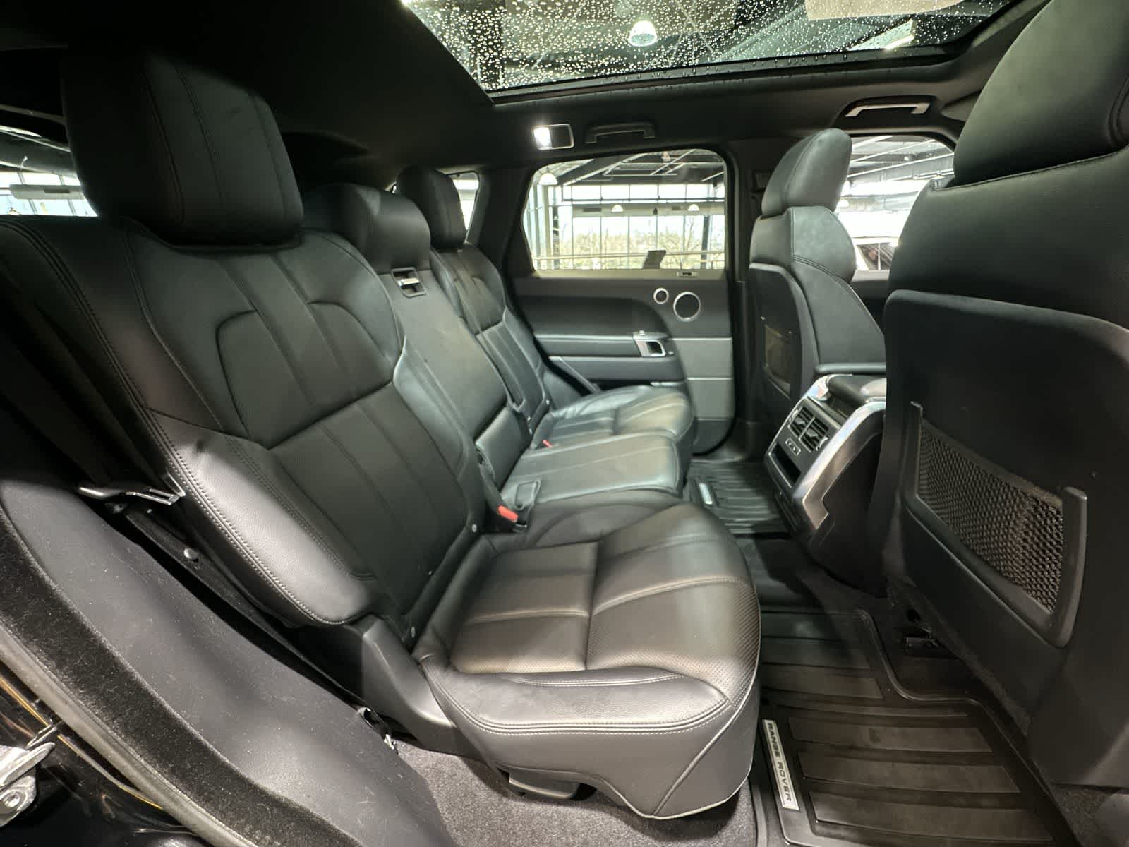 Thumbnail: 2017 Land Rover Range Rover Sport - 25