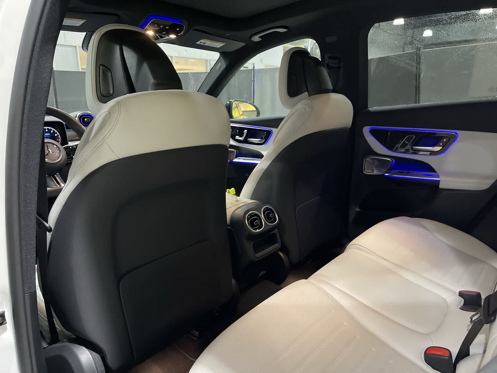 Thumbnail: 2025 Mercedes-Benz GLC - 24