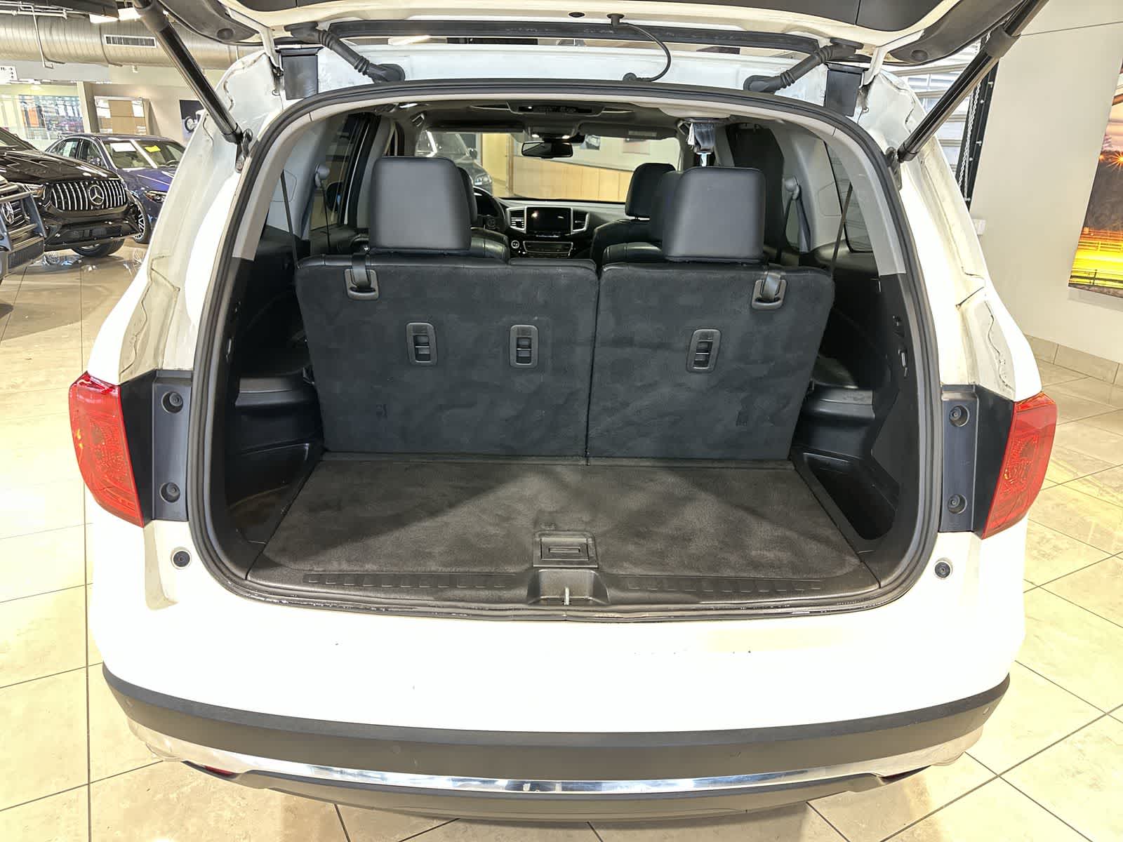 Thumbnail: 2017 Honda Pilot - 31