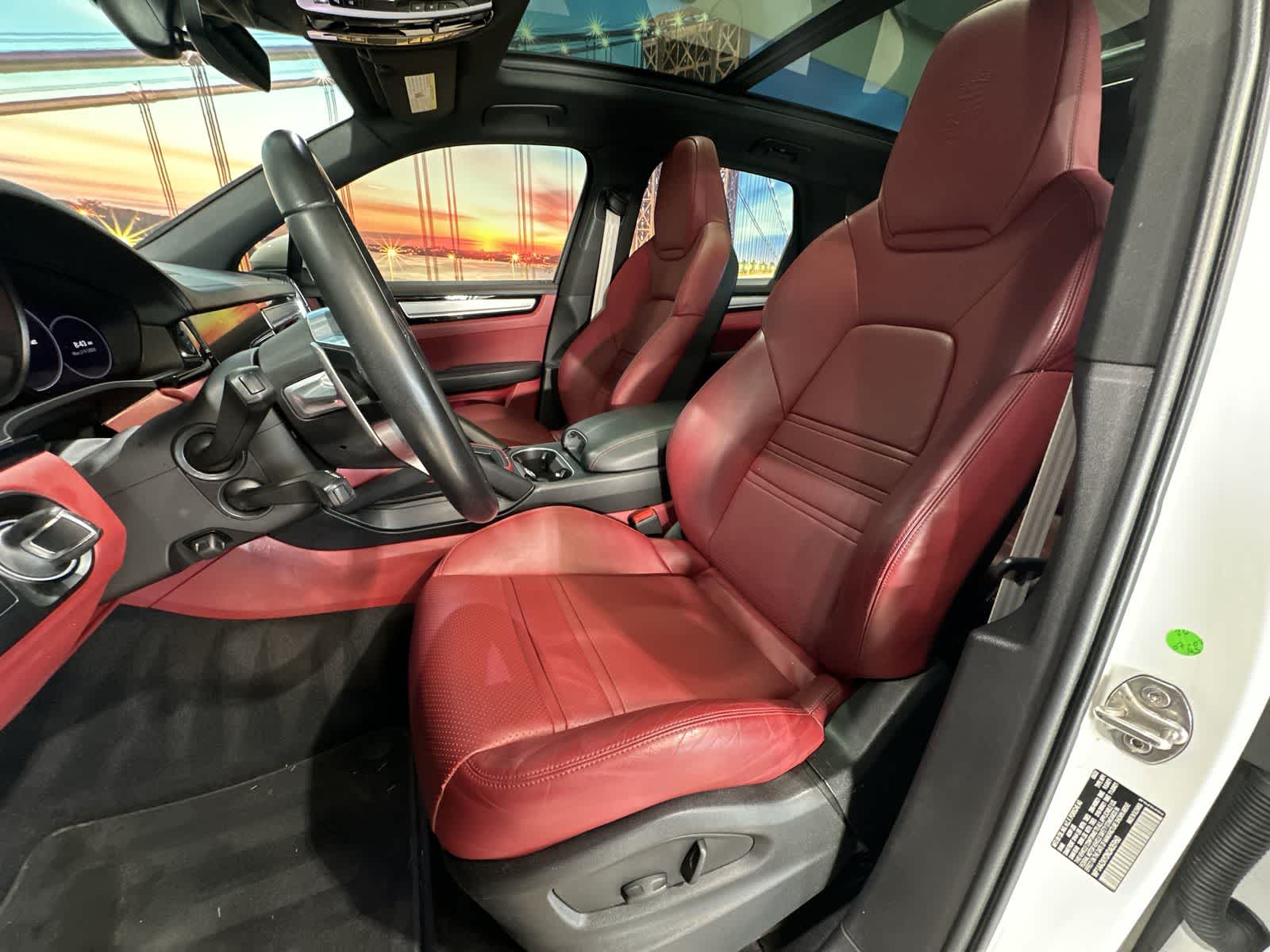 Thumbnail: 2022 Porsche Cayenne - 23