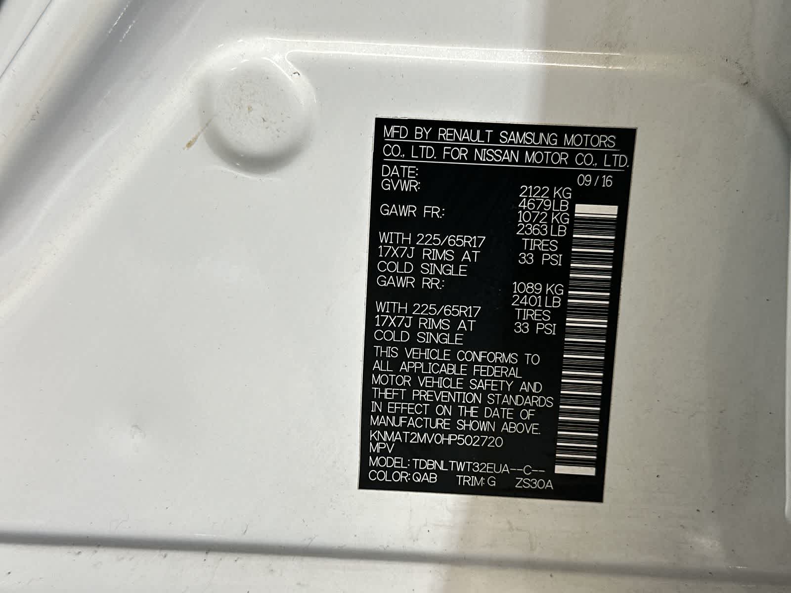 Thumbnail: 2017 Nissan Rogue - 33