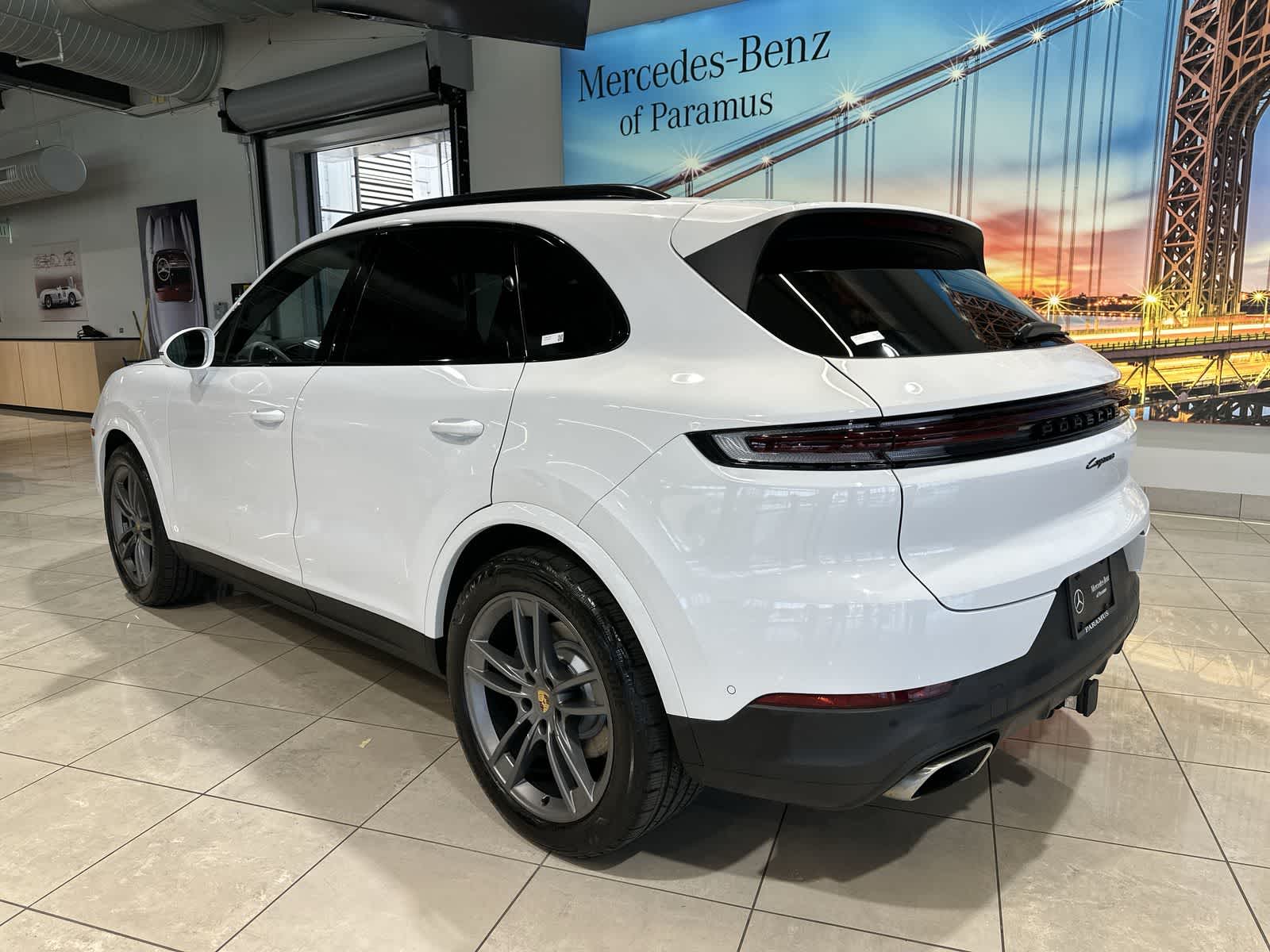 Thumbnail: 2024 Porsche Cayenne - 15