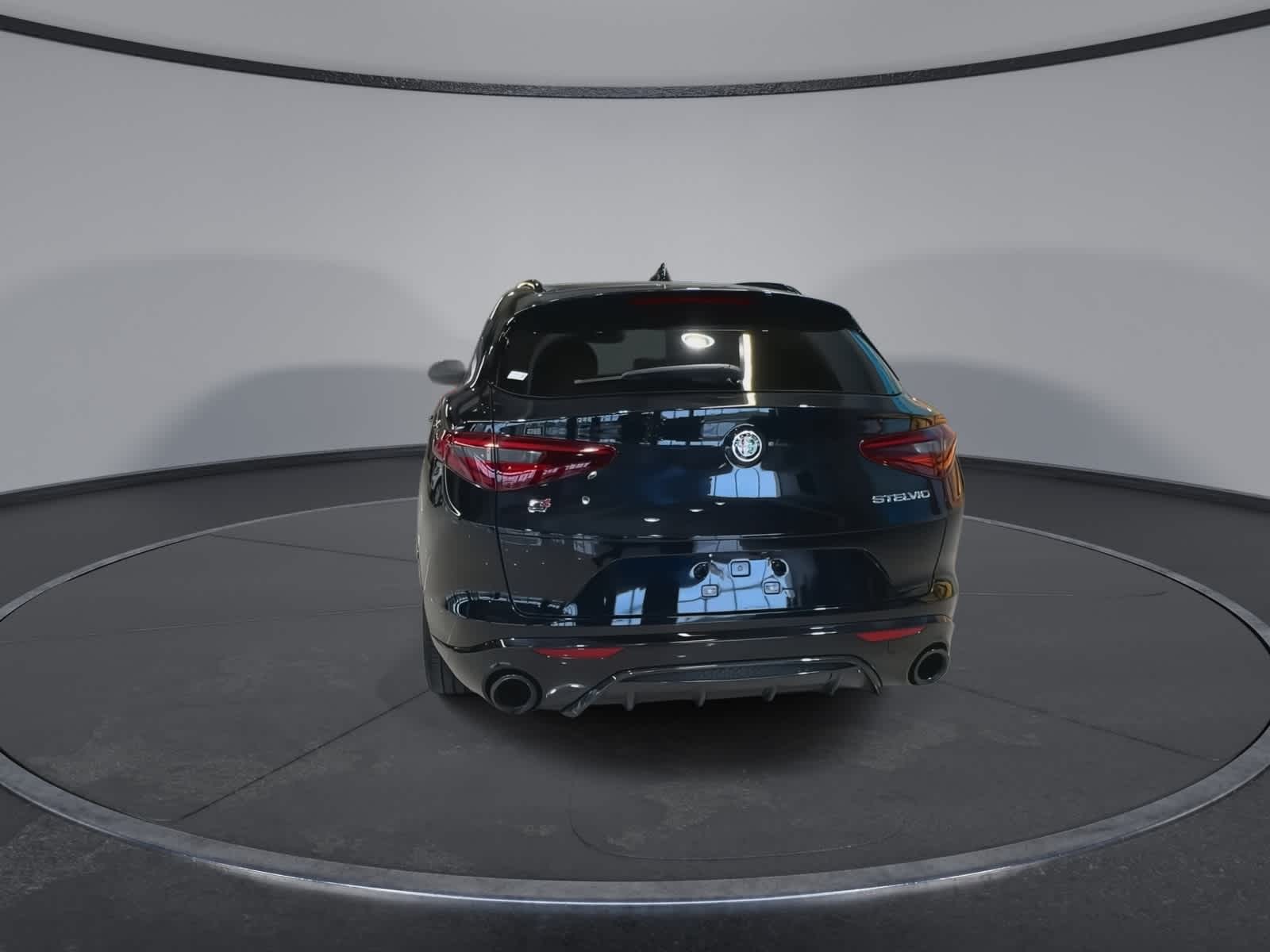 Thumbnail: 2022 Alfa Romeo Stelvio - 9
