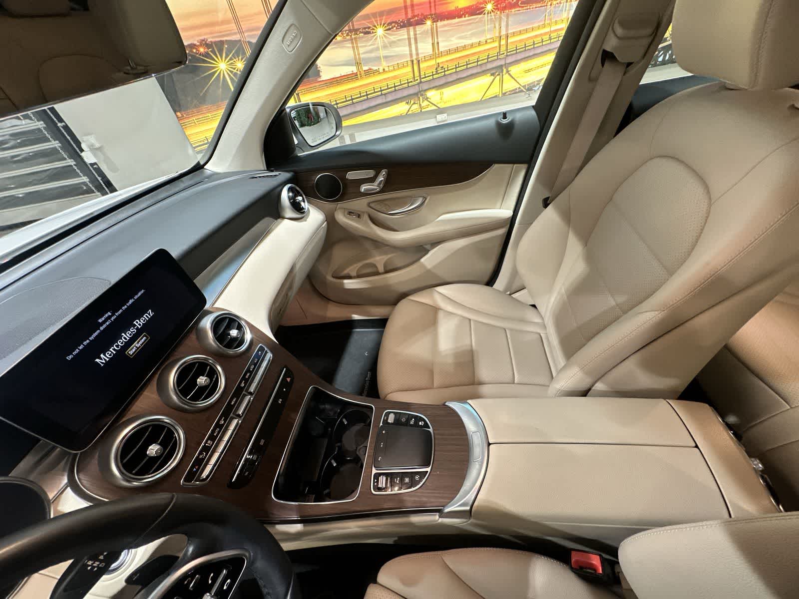 Thumbnail: 2022 Mercedes-Benz GLC - 28