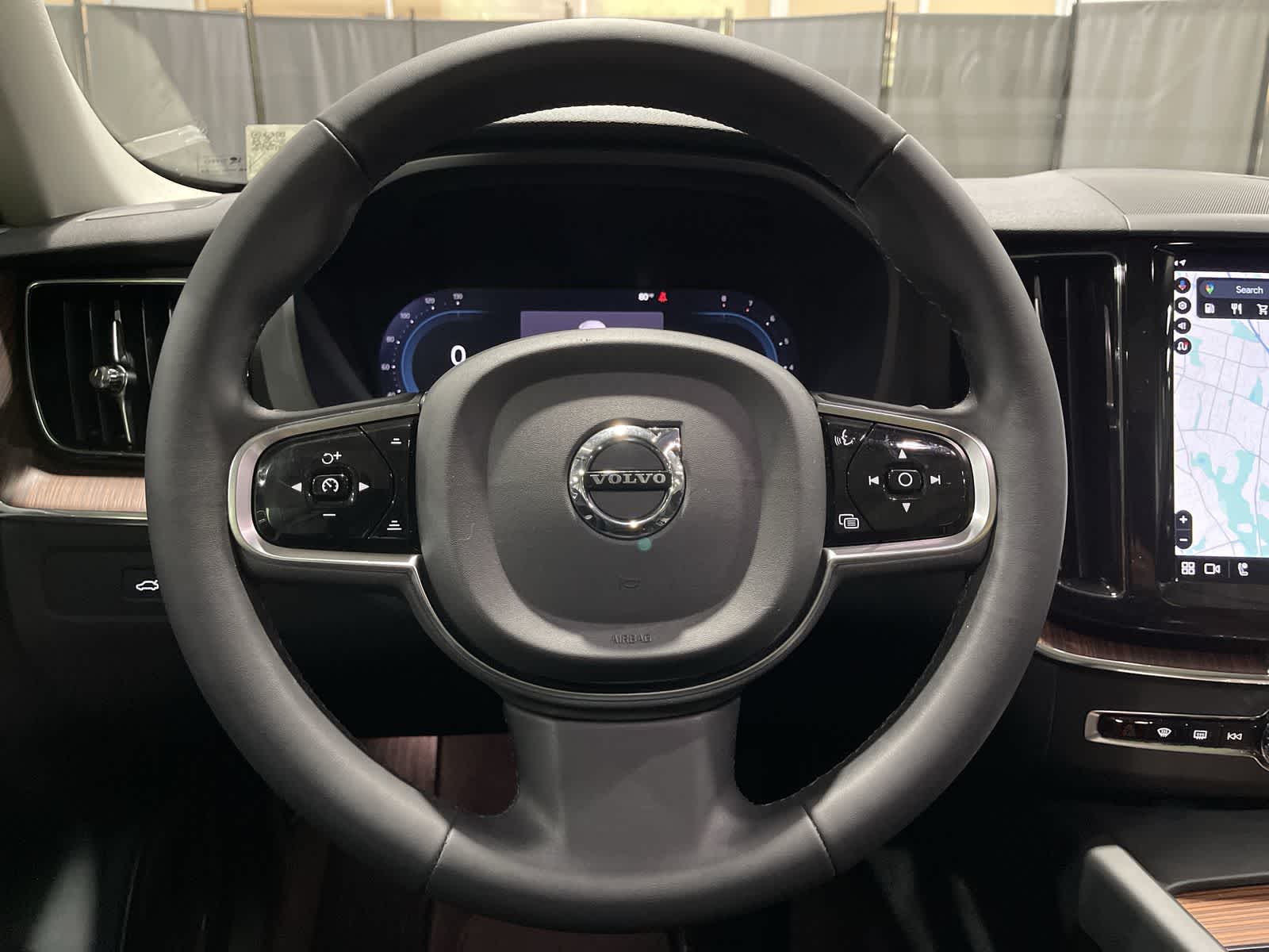 Thumbnail: 2023 Volvo XC60 - 27