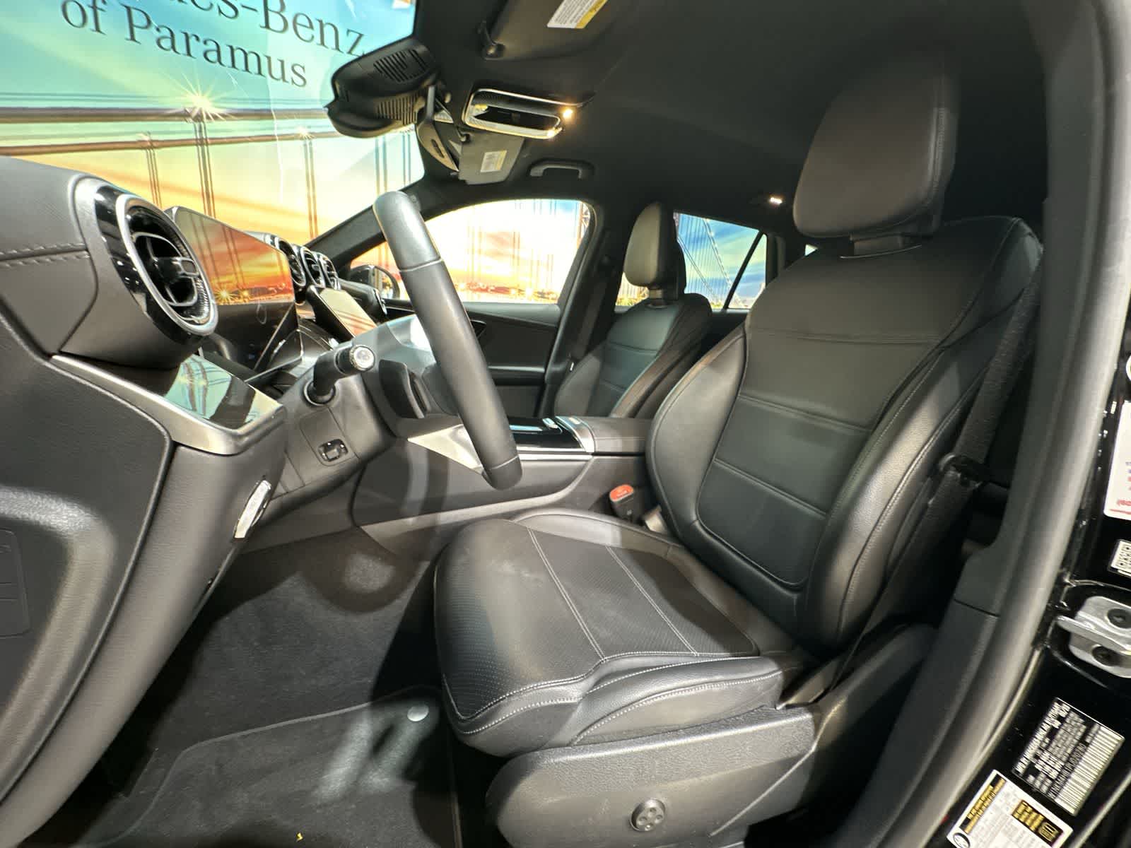 Thumbnail: 2023 Mercedes-Benz GLC - 23