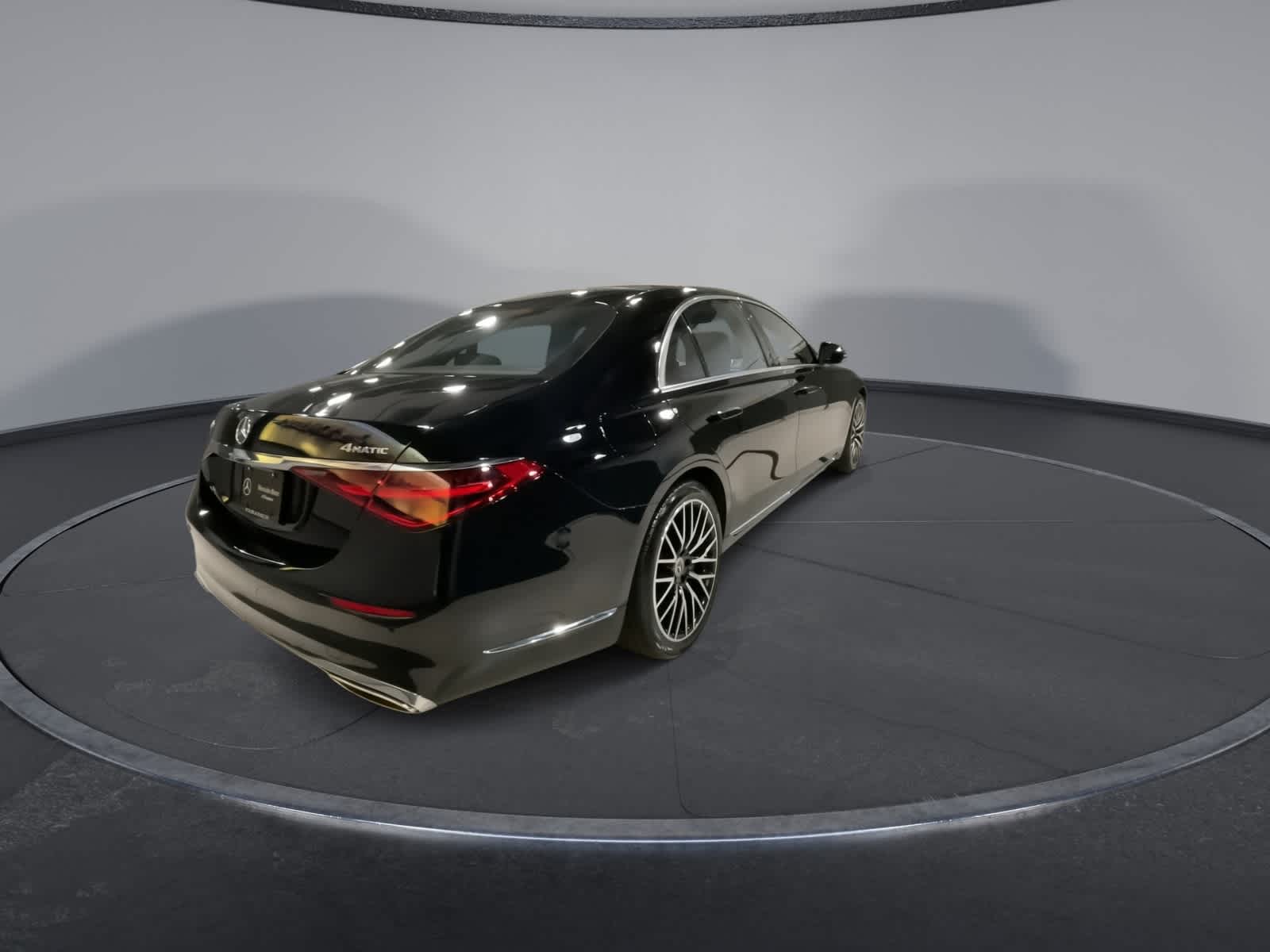 Thumbnail: 2023 Mercedes-Benz S-Class - 11