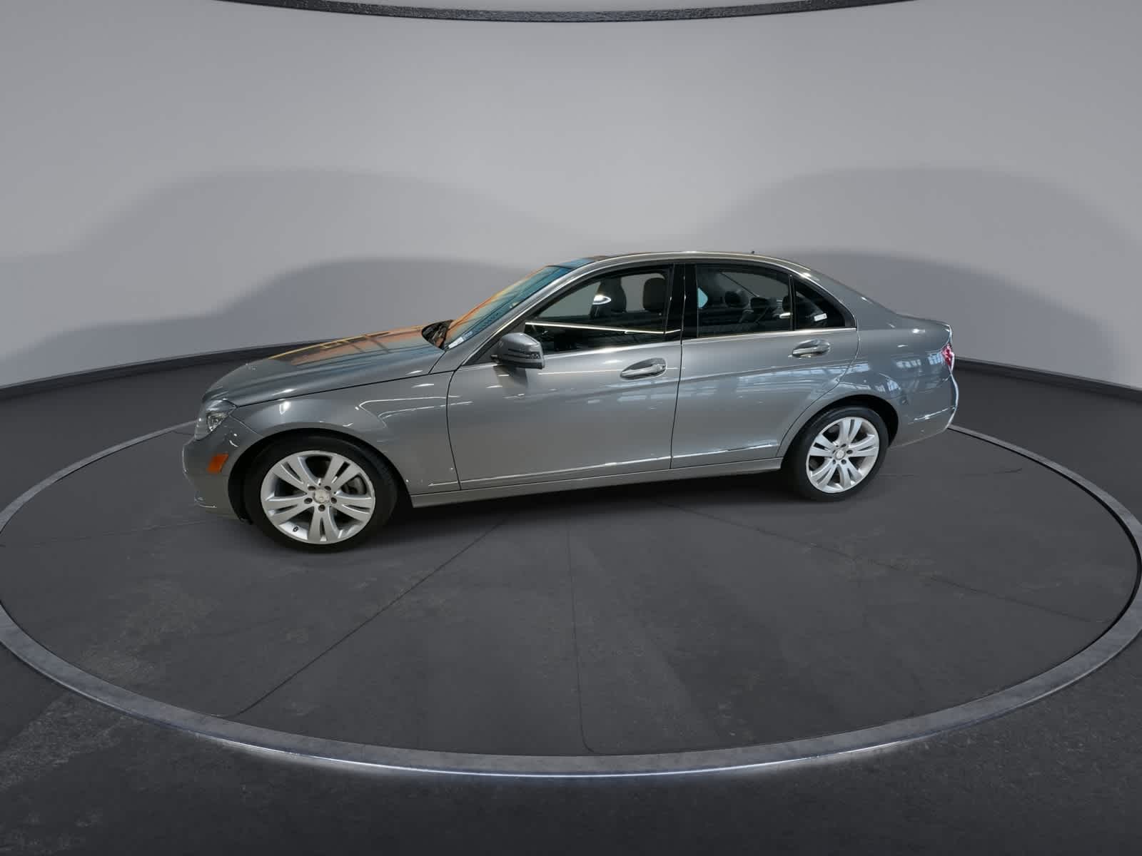 Thumbnail: 2011 Mercedes-Benz C-Class - 6