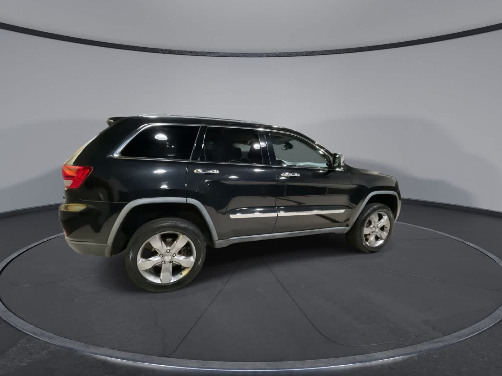 Thumbnail: 2011 Jeep Grand Cherokee - 12