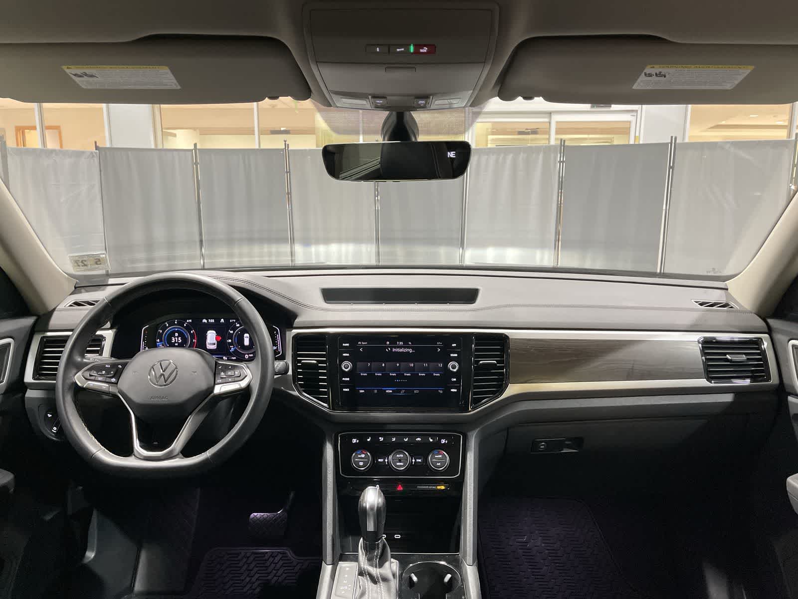 Thumbnail: 2022 Volkswagen Atlas - 22