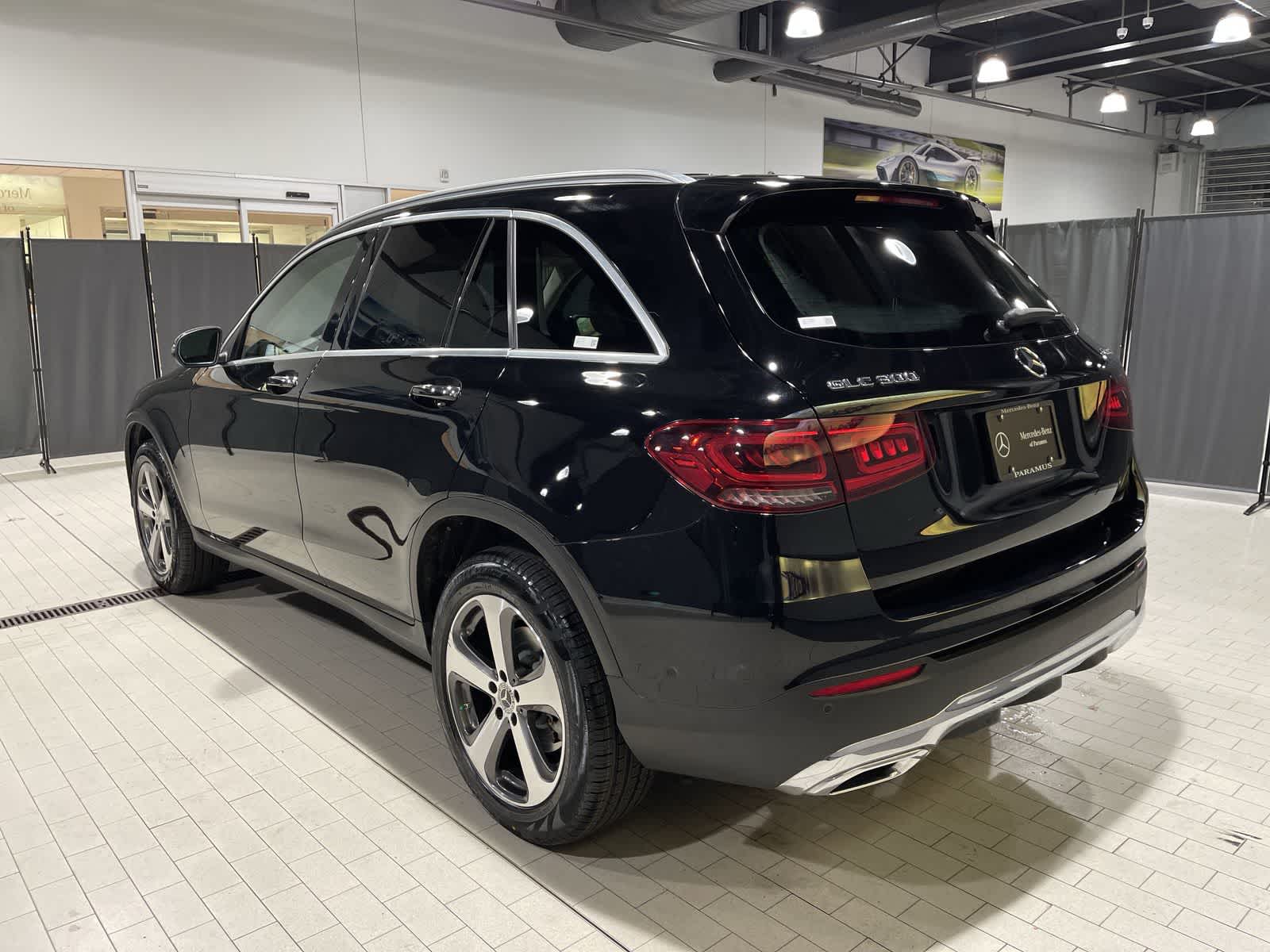 Thumbnail: 2022 Mercedes-Benz GLC - 16