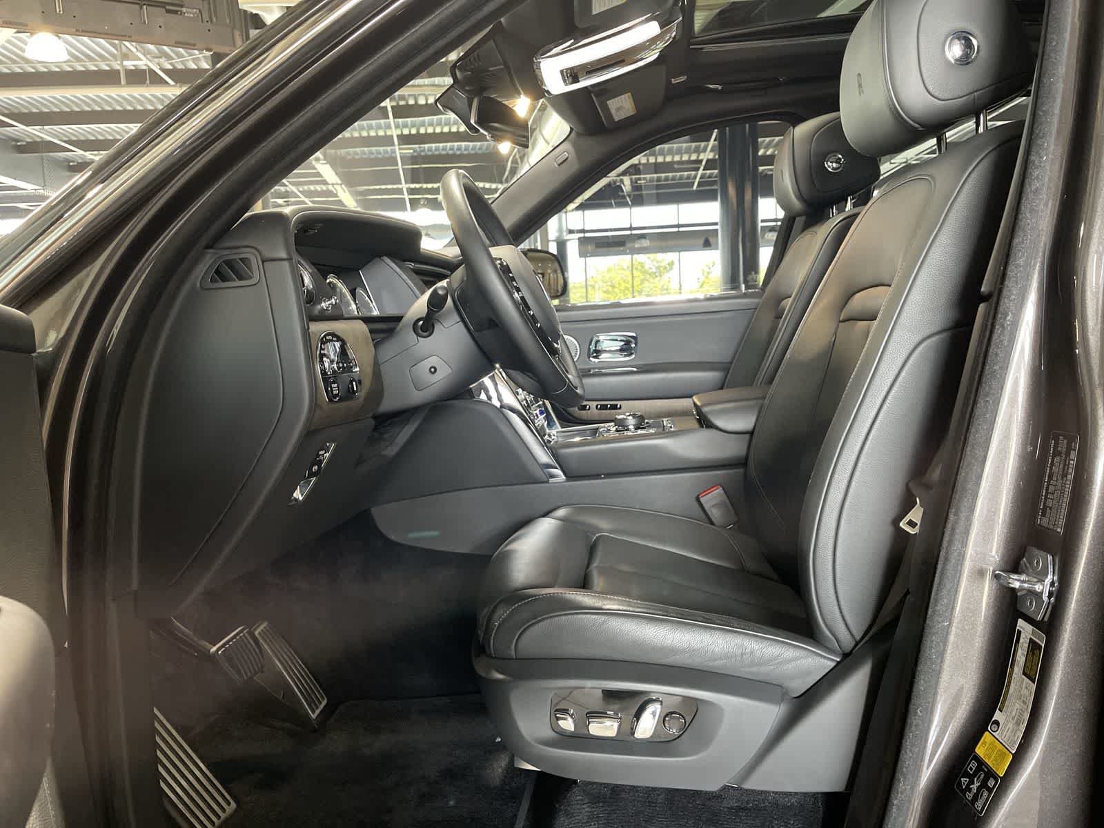 Thumbnail: 2019 Rolls-Royce Cullinan - 14