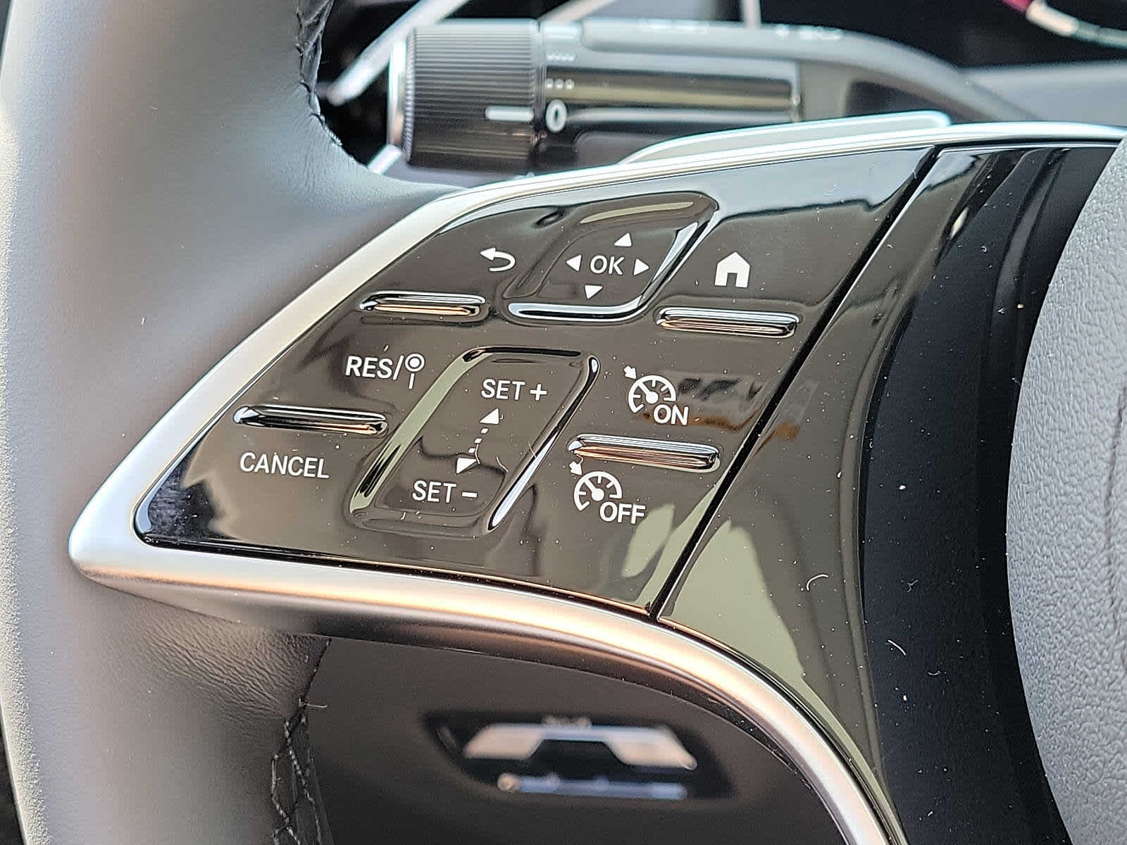 2025 Mercedes-Benz E-Class E 450 9