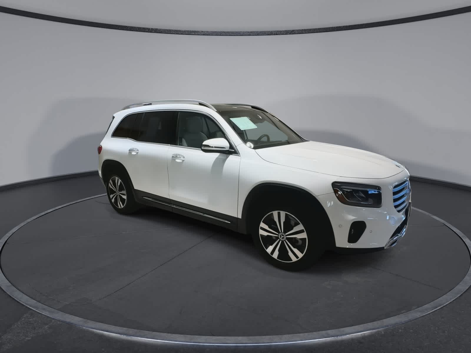 Thumbnail: 2026 Mercedes-Benz GLB - 2