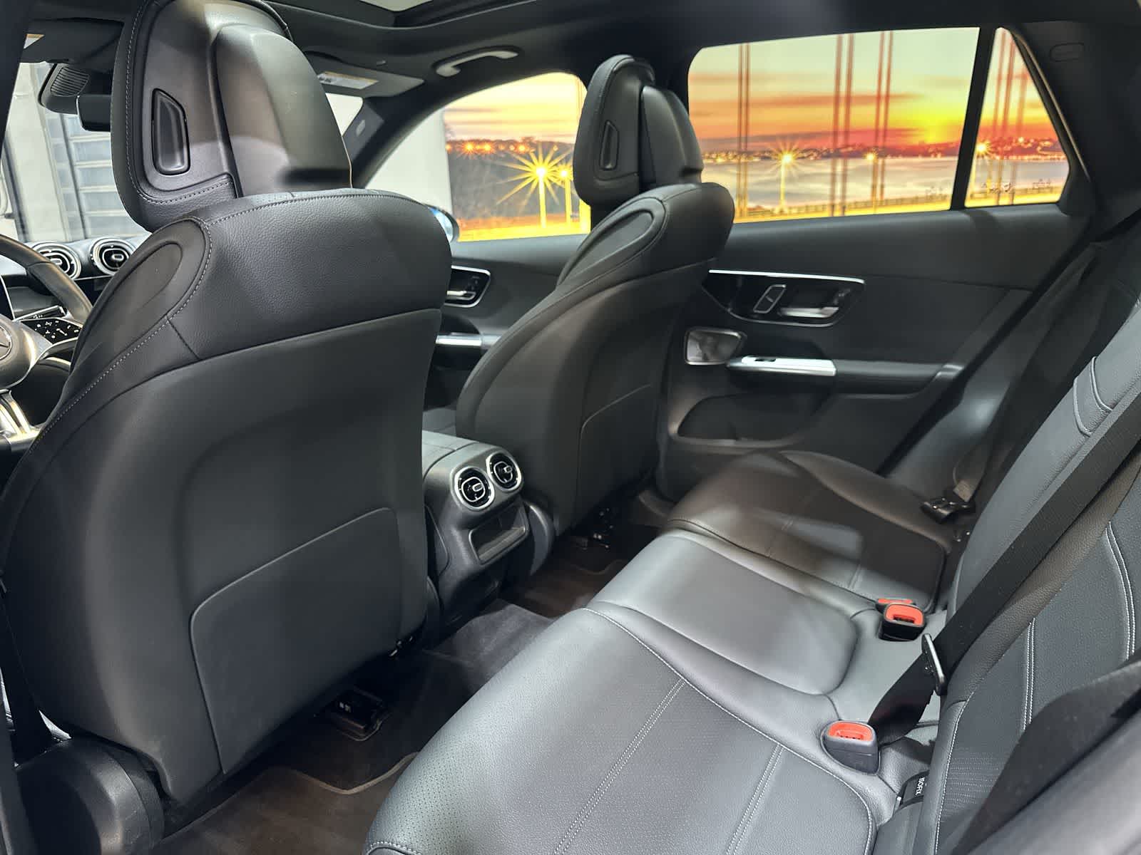 Thumbnail: 2025 Mercedes-Benz GLC - 24