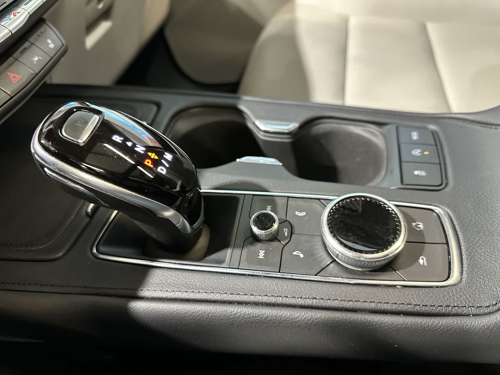 Thumbnail: 2021 Cadillac XT4 - 29