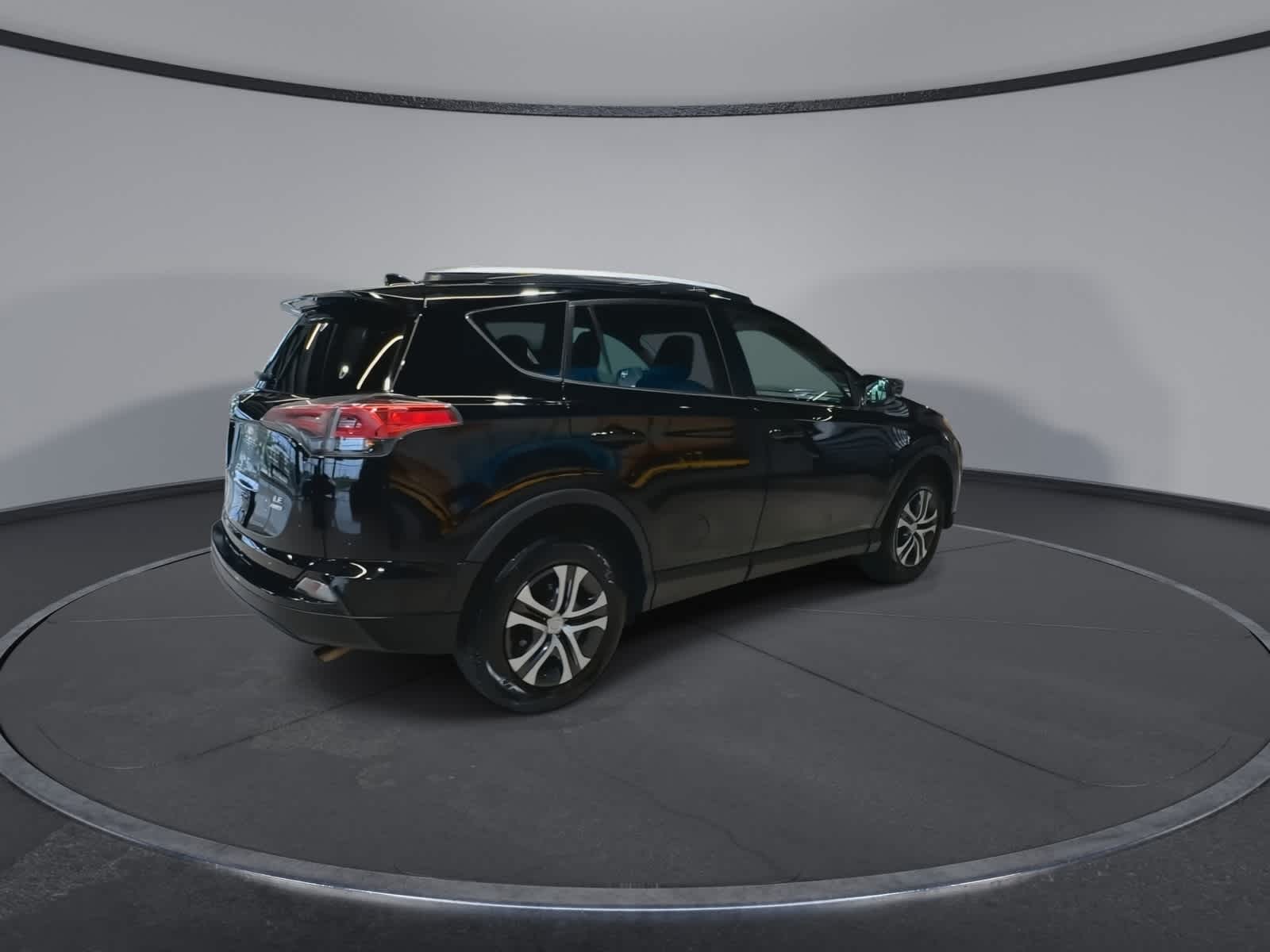 Thumbnail: 2016 Toyota RAV4 - 13