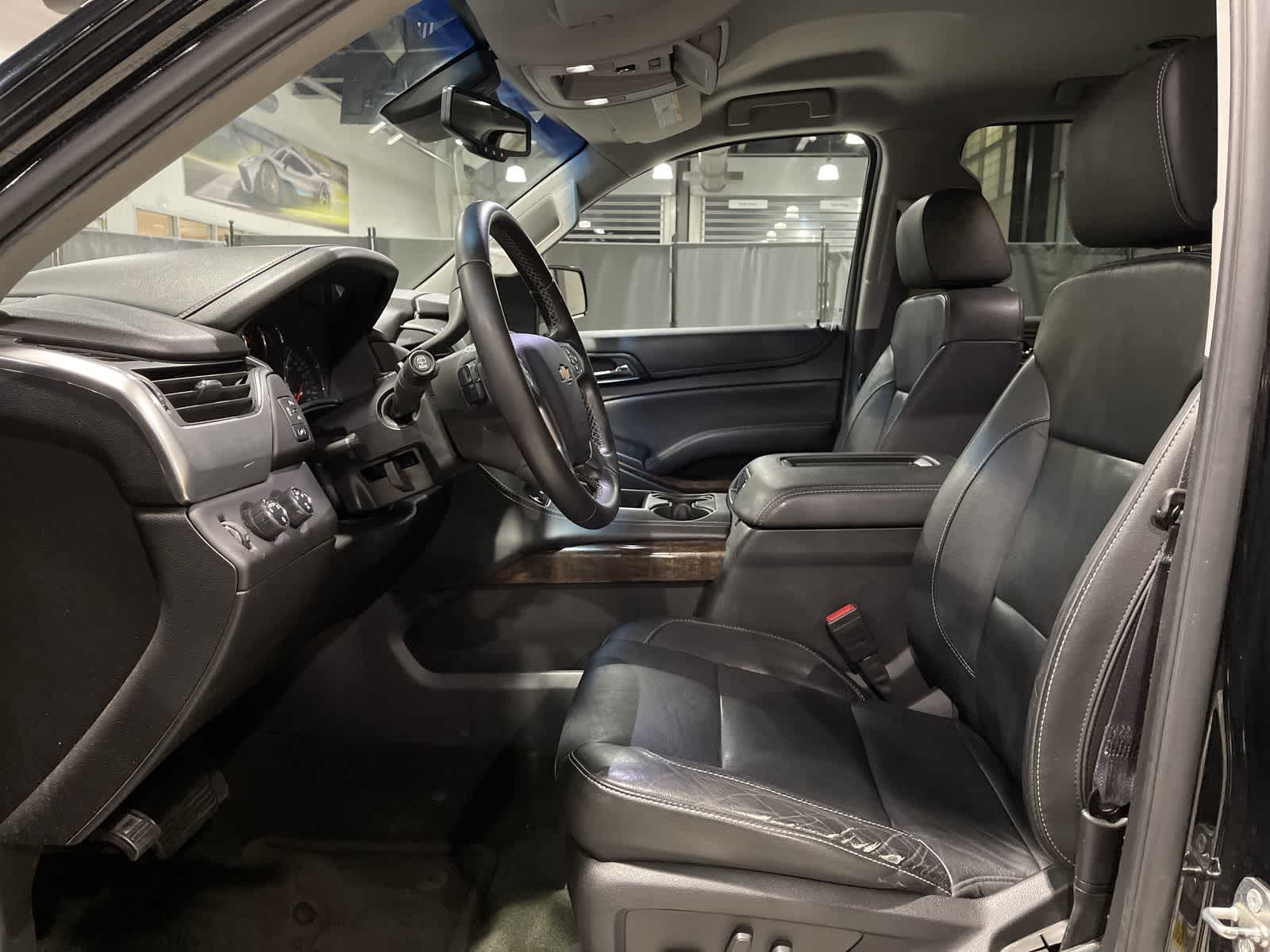 Thumbnail: 2016 Chevrolet Suburban - 14