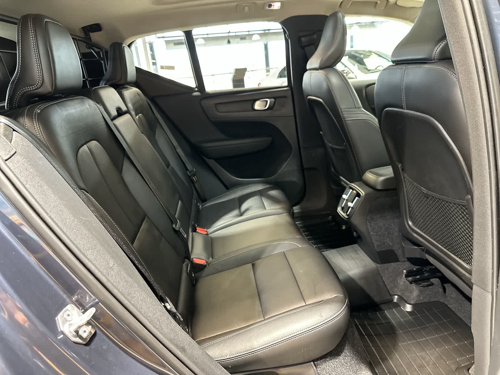 Thumbnail: 2020 Volvo XC40 - 25