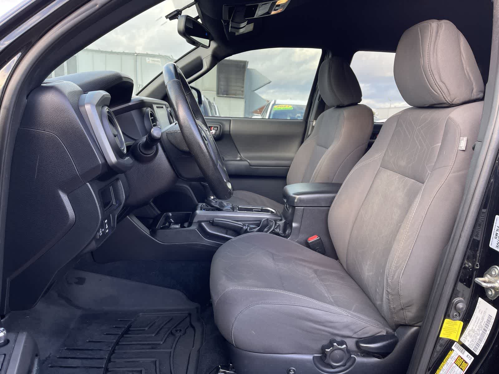 Thumbnail: 2016 Toyota Tacoma - 23