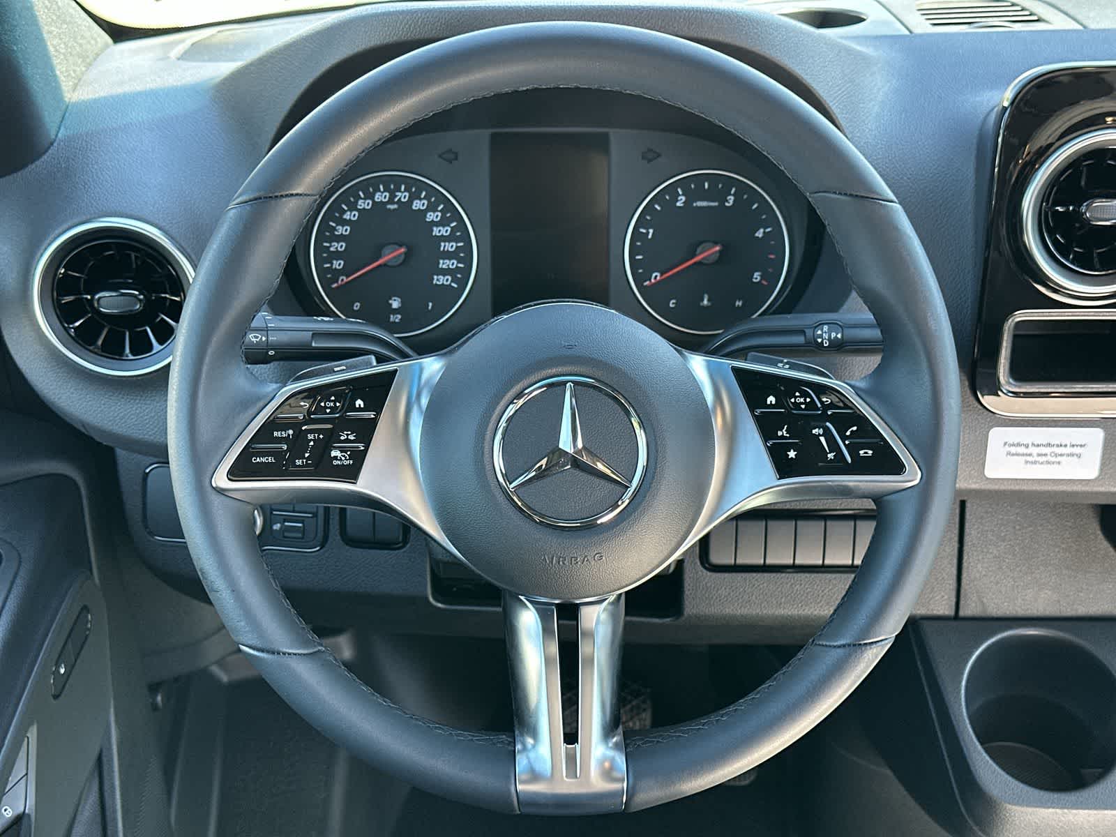 Thumbnail: 2025 Mercedes-Benz Sprinter - 27