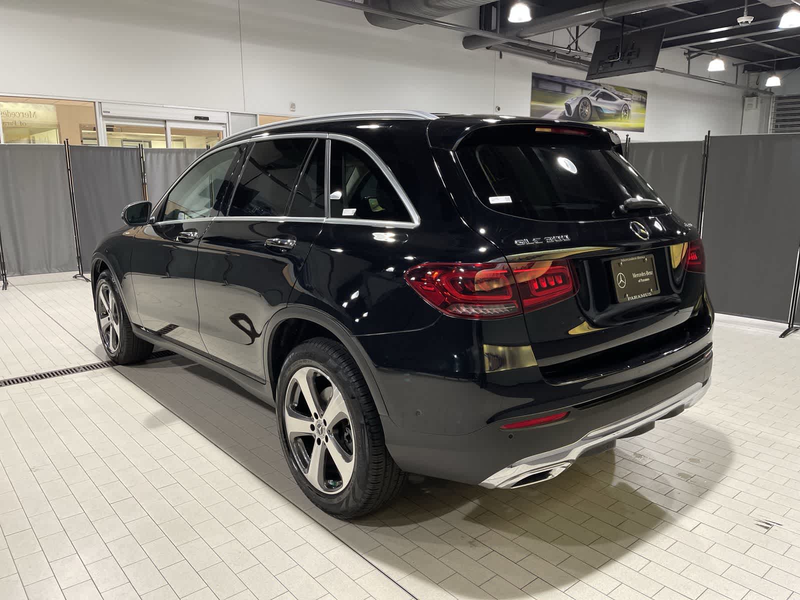 Thumbnail: 2022 Mercedes-Benz GLC - 16