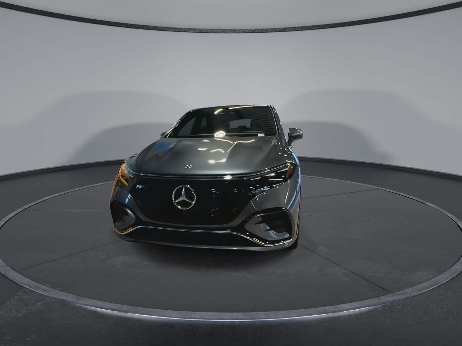 Thumbnail: 2023 Mercedes-Benz EQS - 4