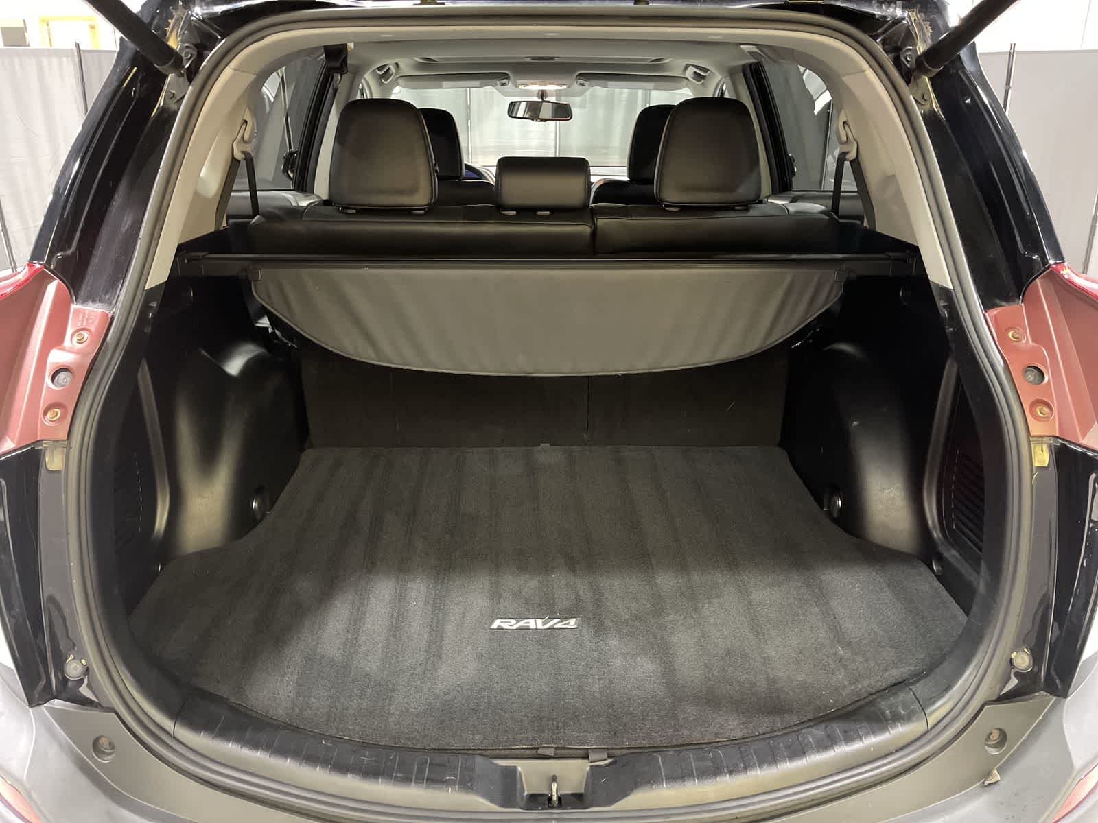 Thumbnail: 2015 Toyota RAV4 - 31