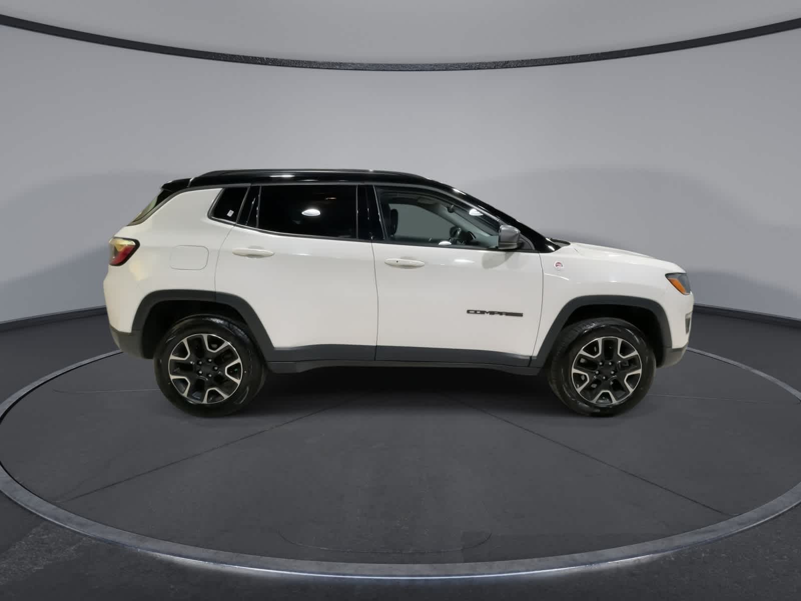 Thumbnail: 2020 Jeep Compass - 13